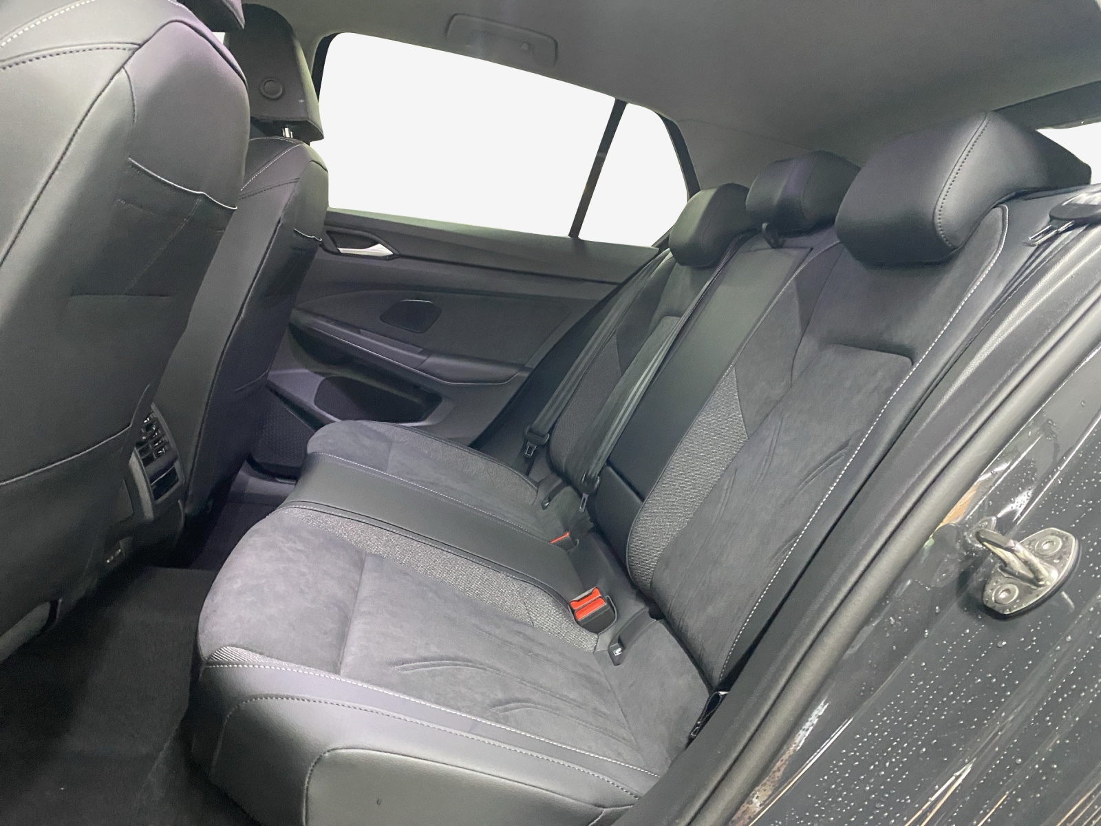 VW Golf 1.5 e TSI mHEV United DSG-image-11