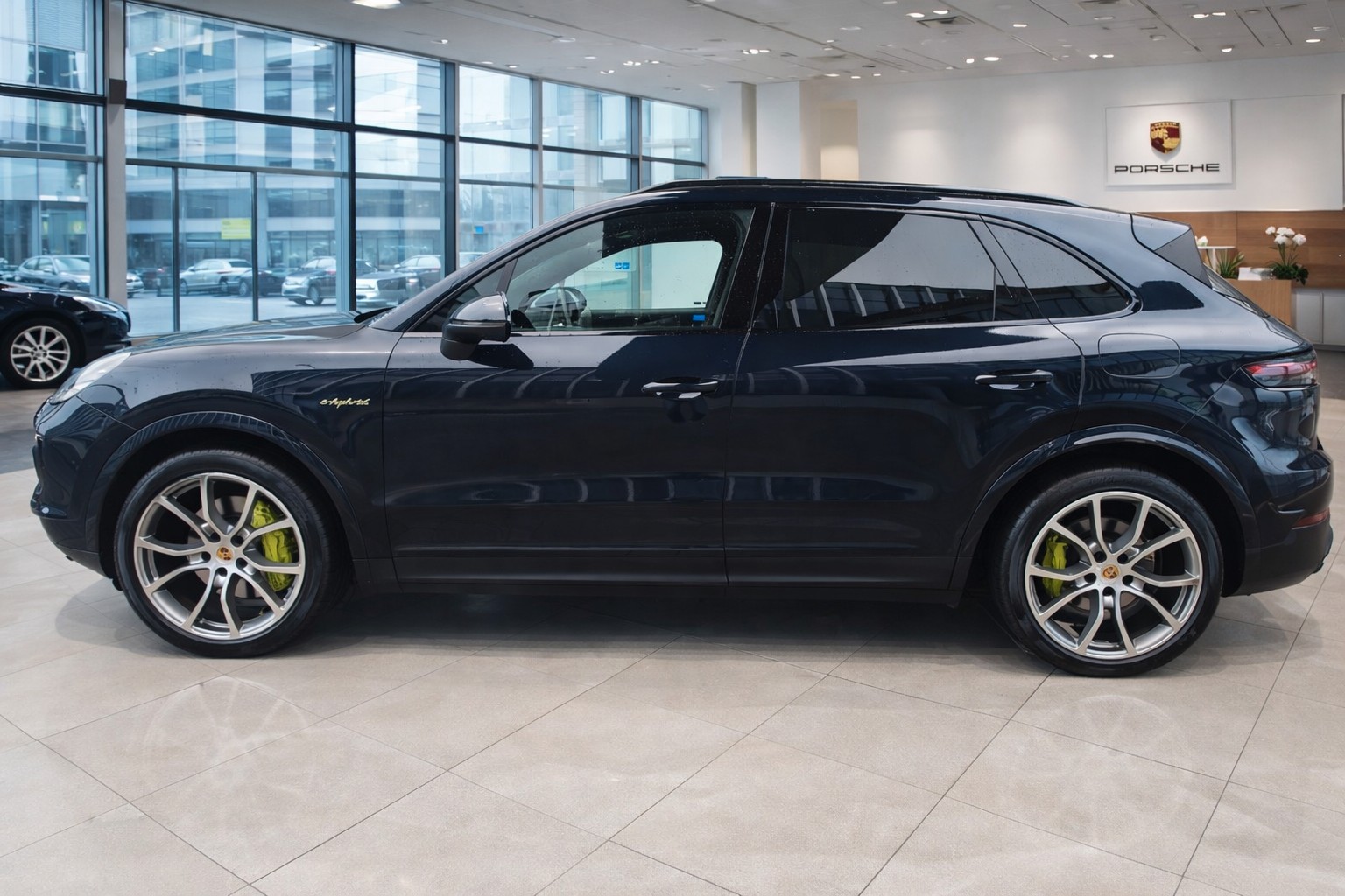 PORSCHE Cayenne E-Hybrid Platinum Edition-image-2