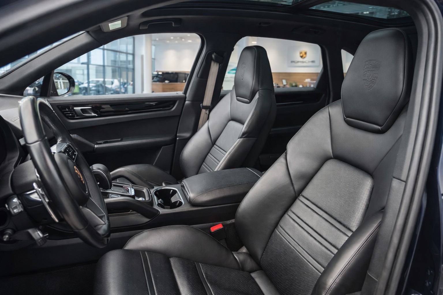 PORSCHE Cayenne E-Hybrid Platinum Edition-image-3