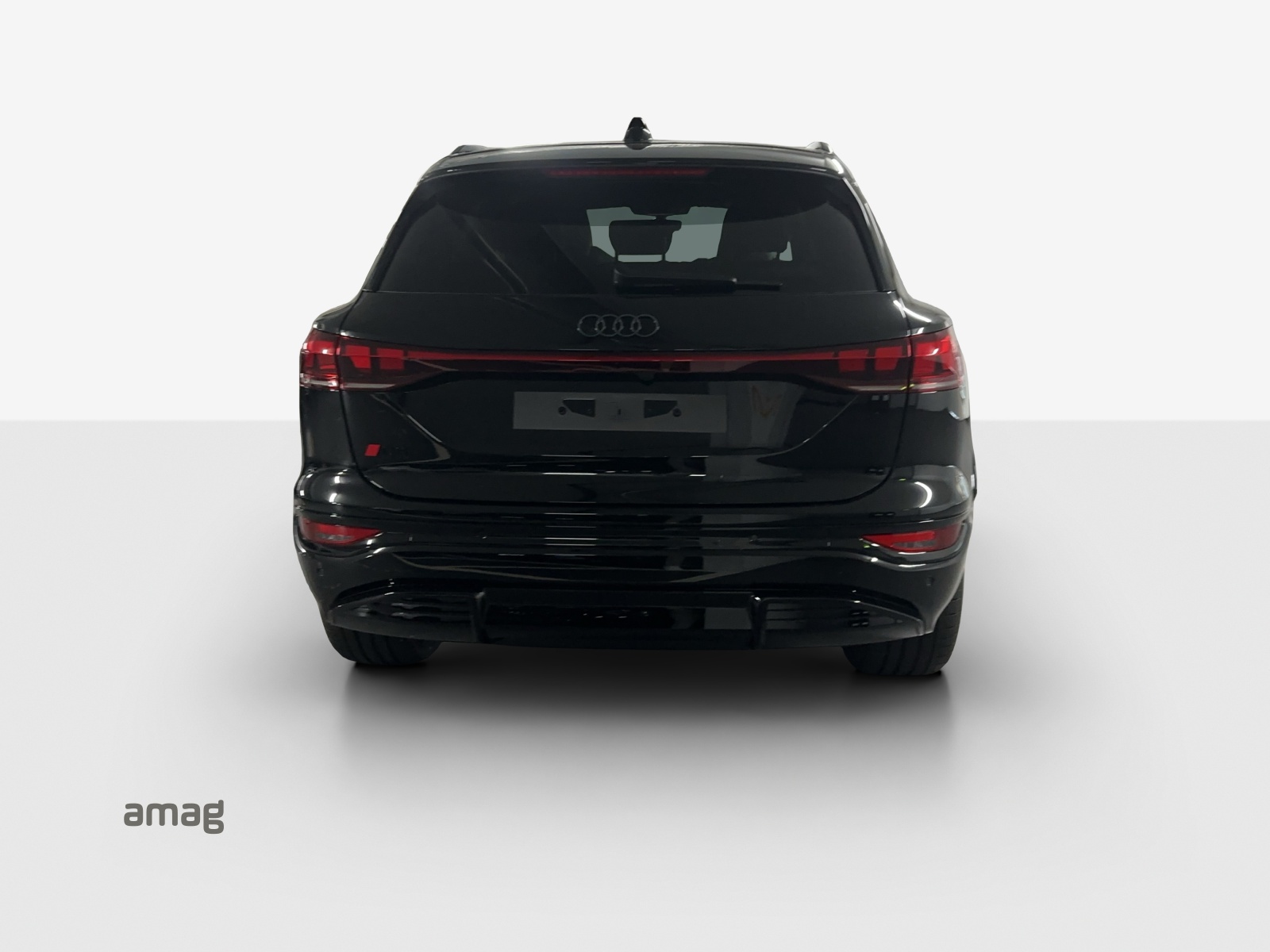 AUDI Q6 e-tron quattro-image-4