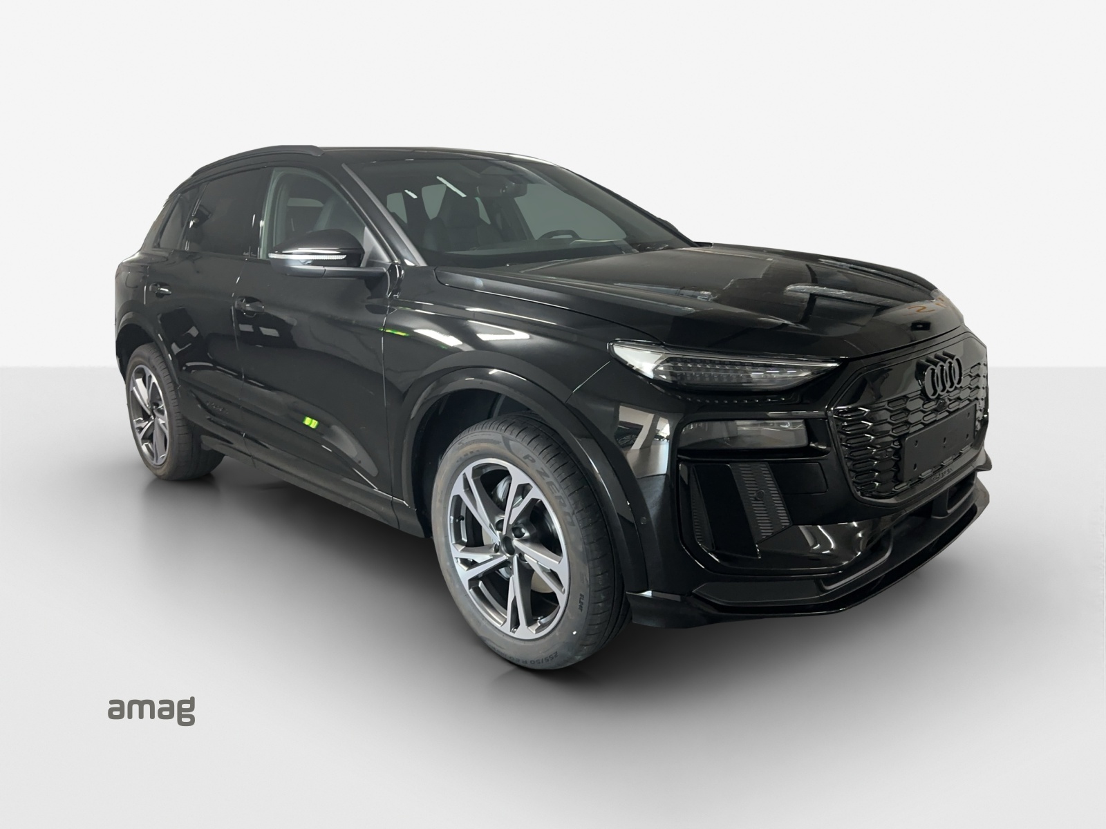 AUDI Q6 e-tron quattro-image-6