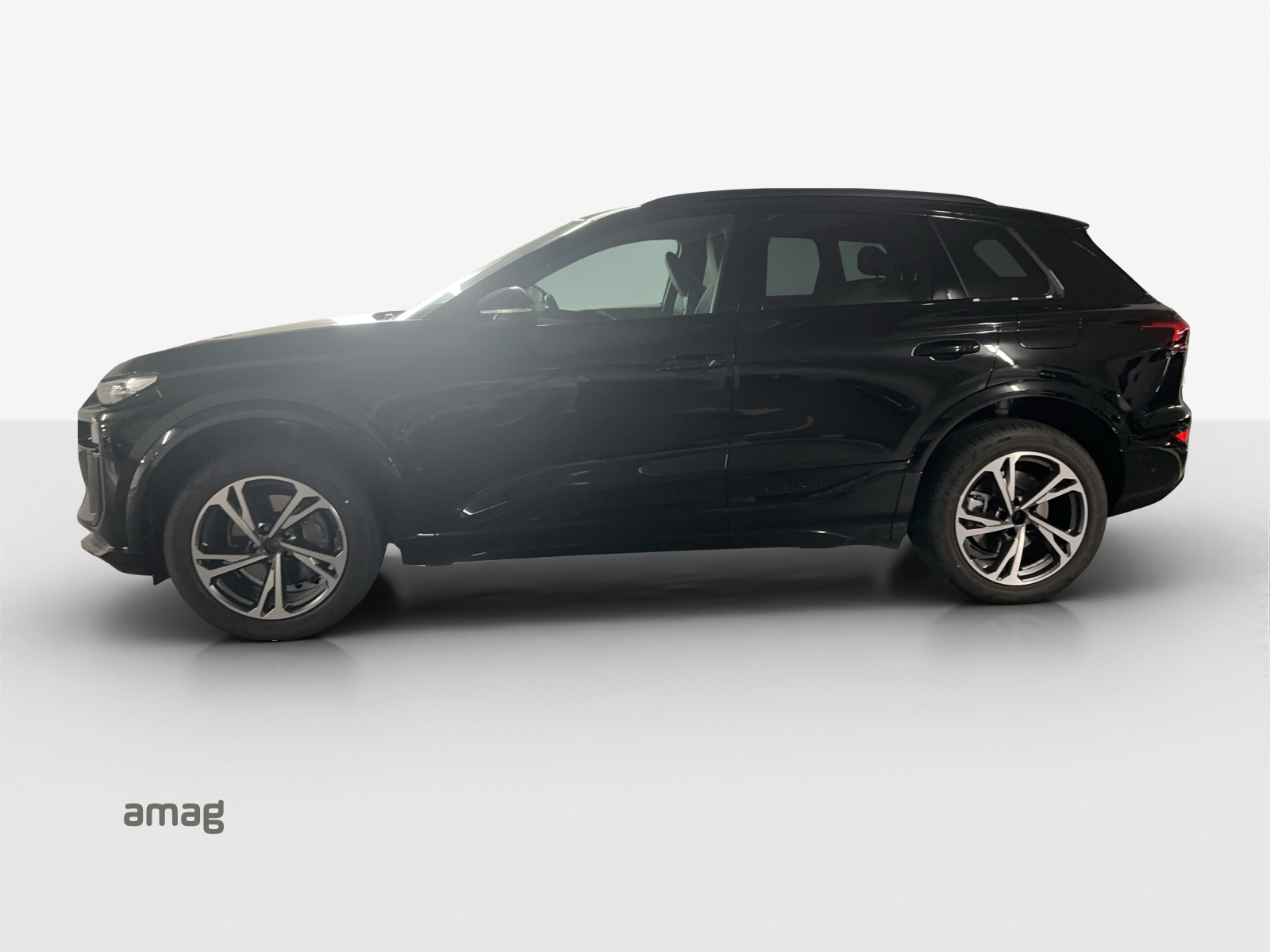 AUDI Q6 e-tron quattro-image-2