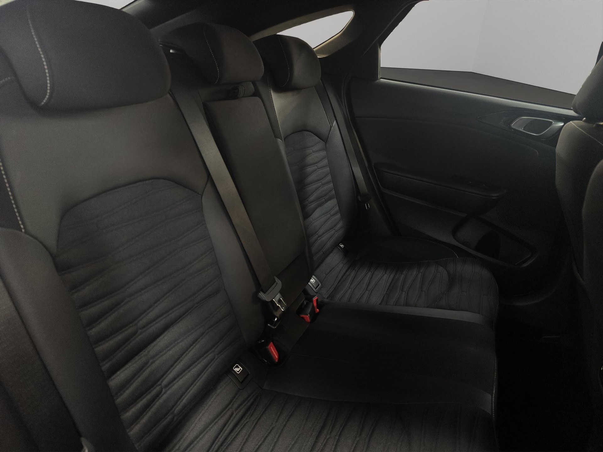 KIA ProCeed 1.5 T-GDi MHEV GT-Line-image-11