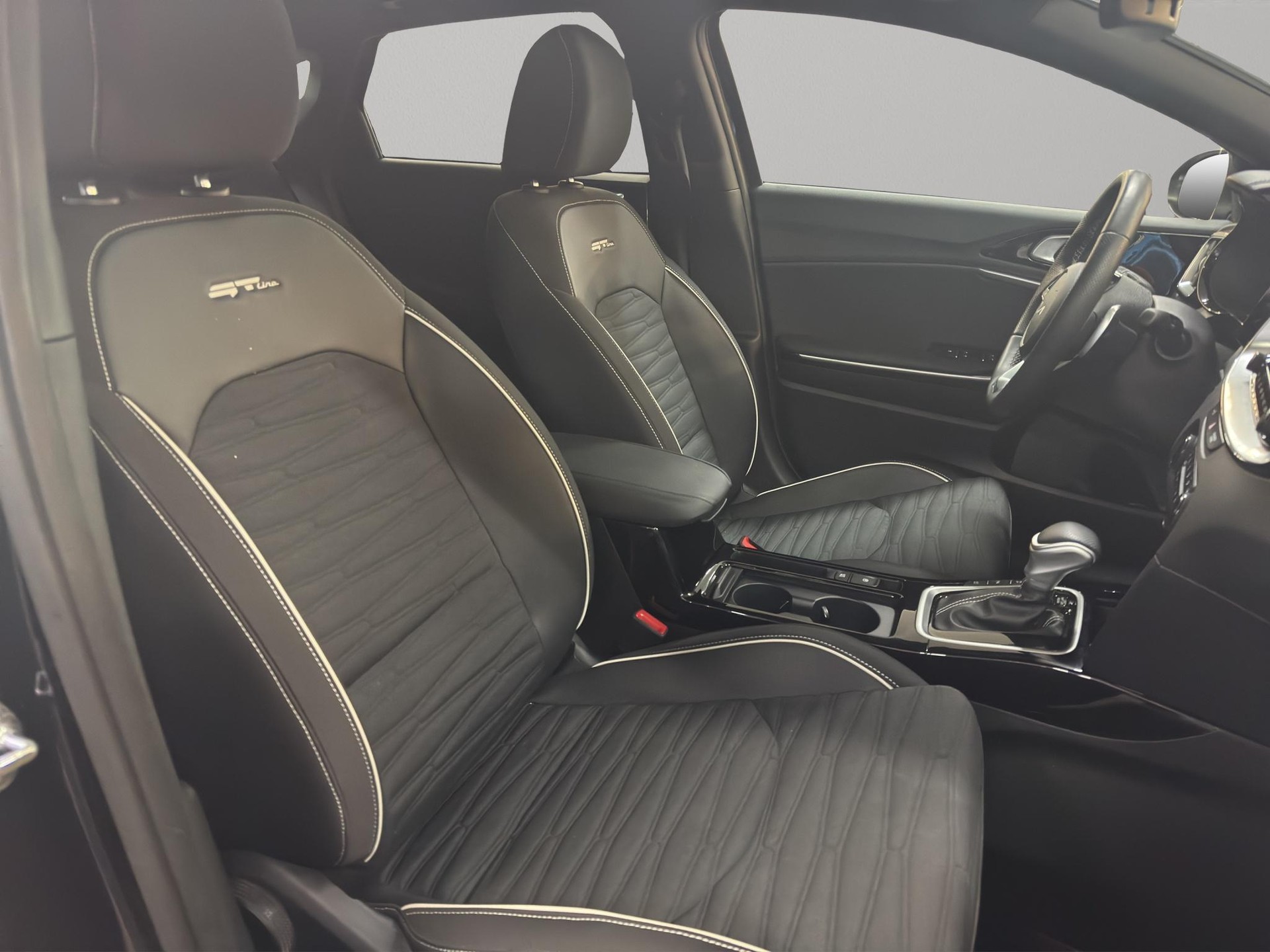 KIA ProCeed 1.5 T-GDi MHEV GT-Line-image-8