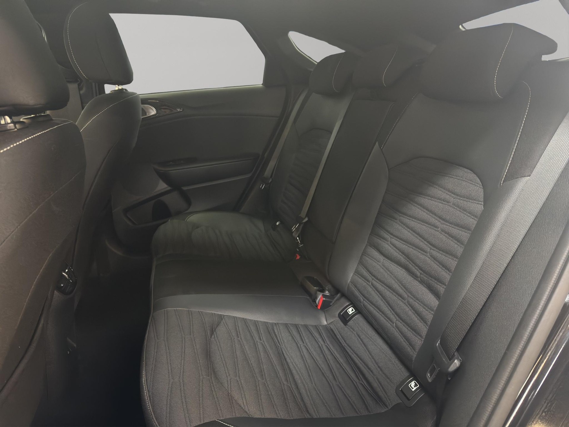 KIA ProCeed 1.5 T-GDi MHEV GT-Line-image-10