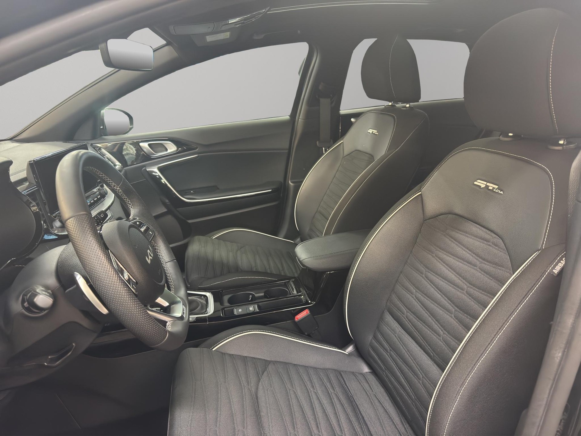 KIA ProCeed 1.5 T-GDi MHEV GT-Line-image-7