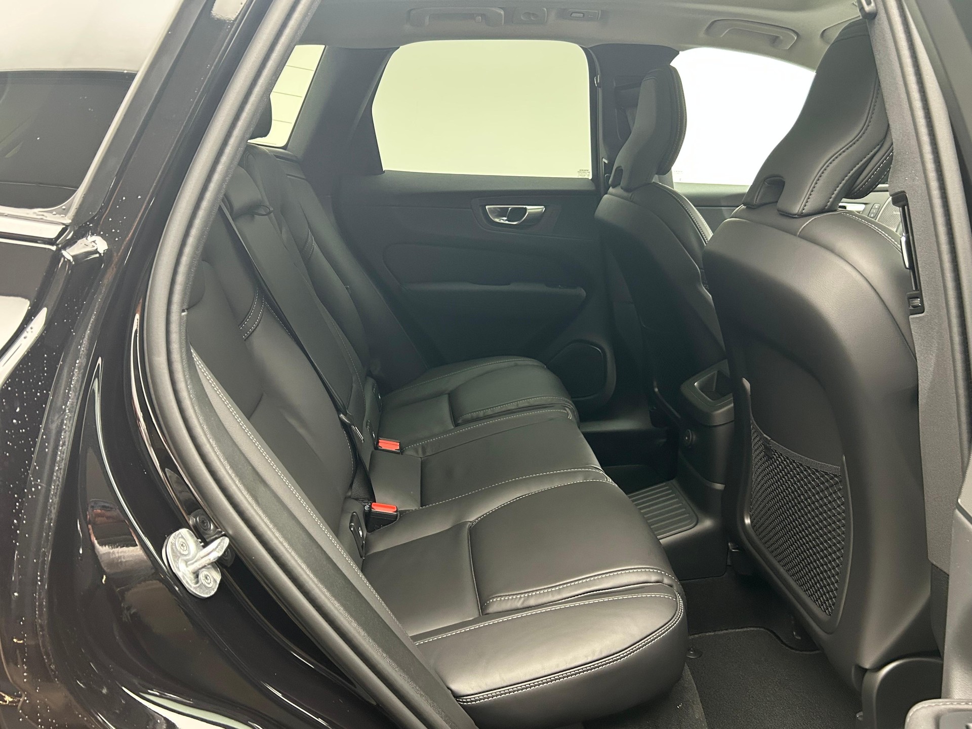 VOLVO XC60 2.0 T6 TE Ultra Dark eAWD-image-24