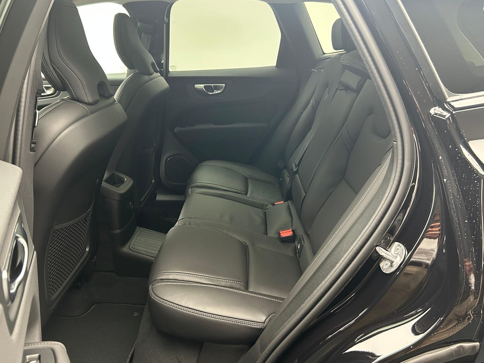 VOLVO XC60 2.0 T6 TE Ultra Dark eAWD-image-16