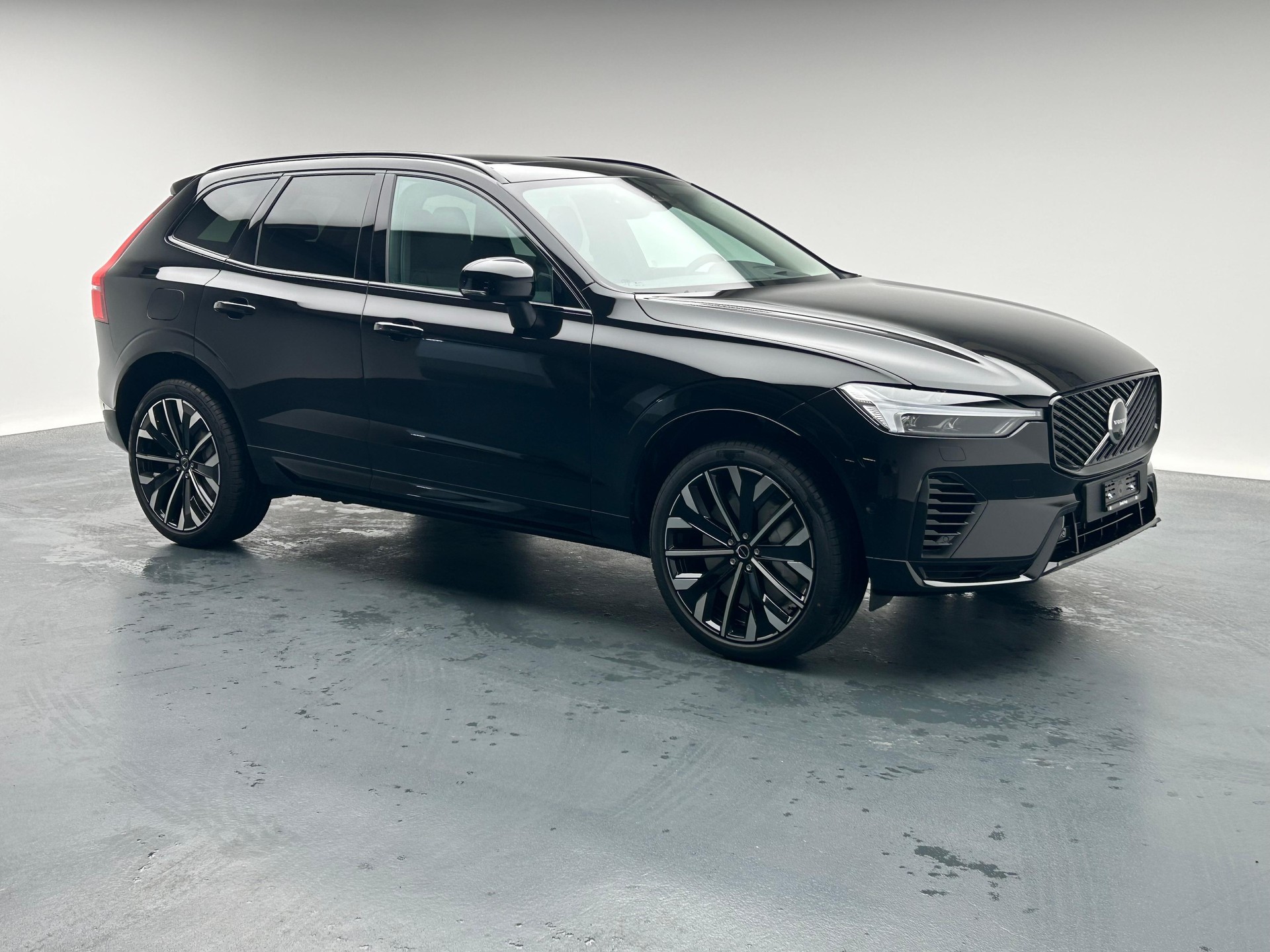 VOLVO XC60 2.0 T6 TE Ultra Dark eAWD-image-29