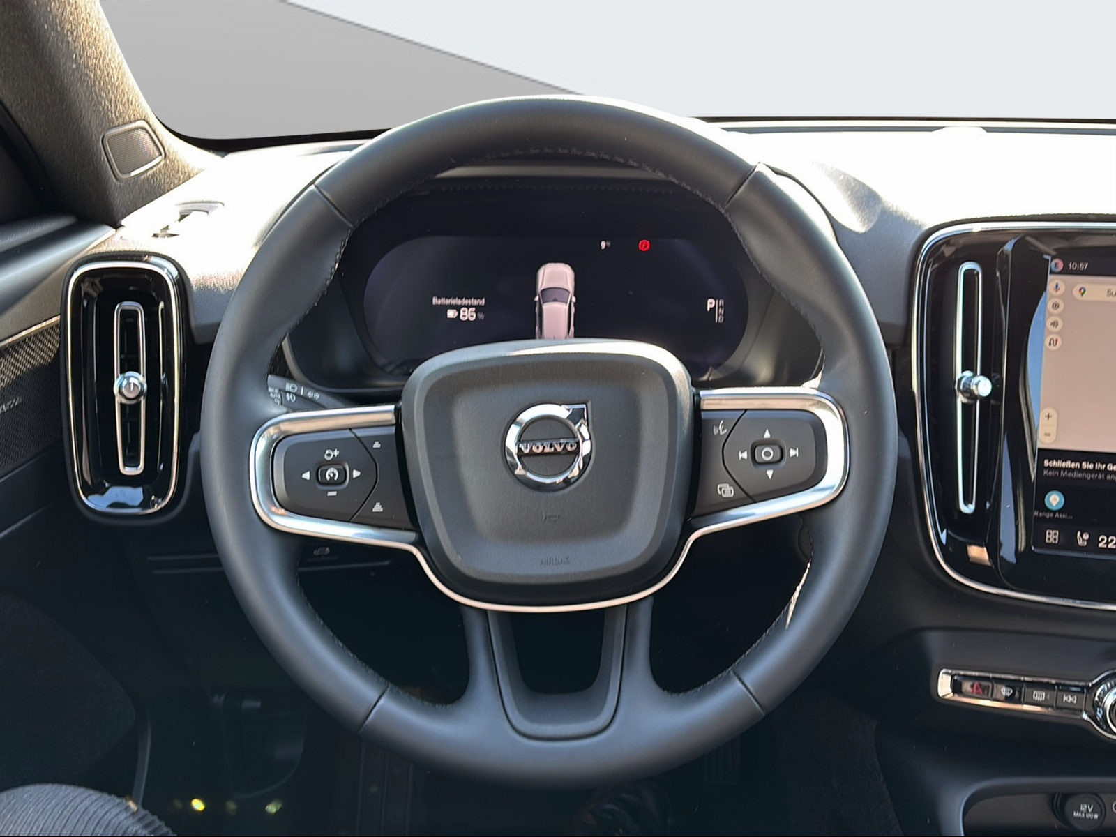 VOLVO EX40 82kWh Single Motor Extended Range Plus-image-10