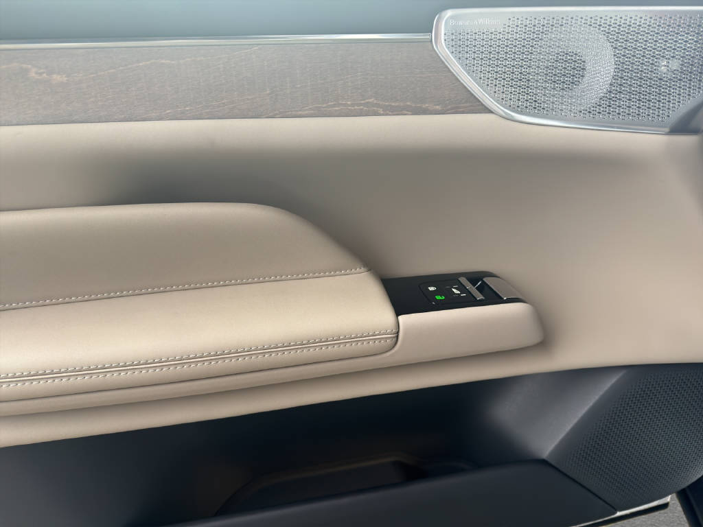 VOLVO ES90 Ultra-image-6