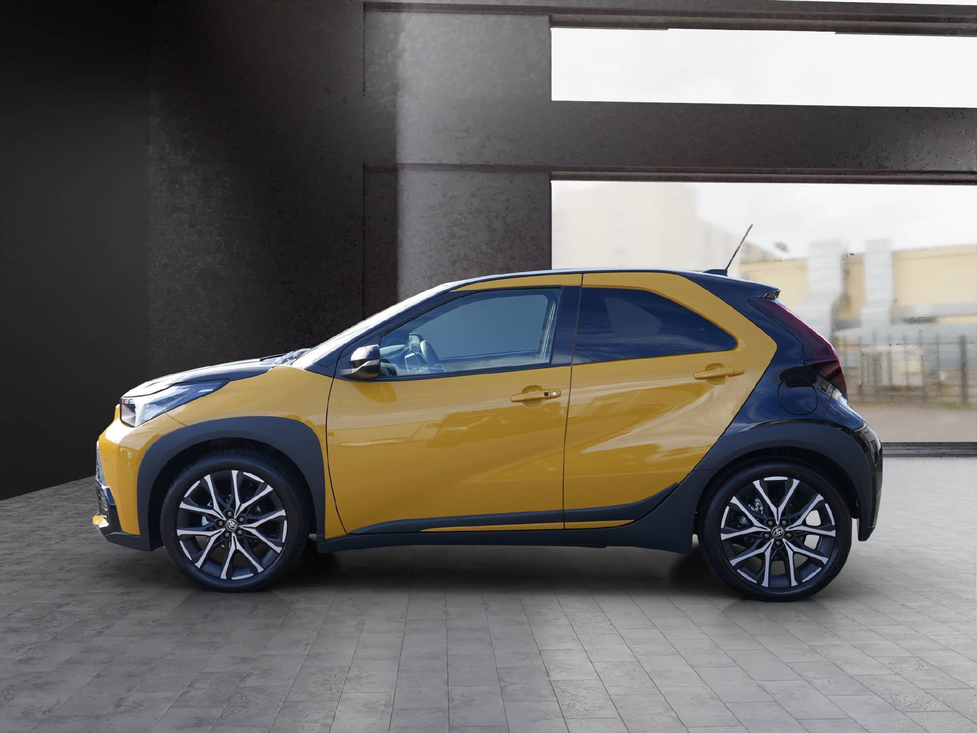 TOYOTA Aygo X 1.5 VVT-i HSD GR Sport-showroom-element-2