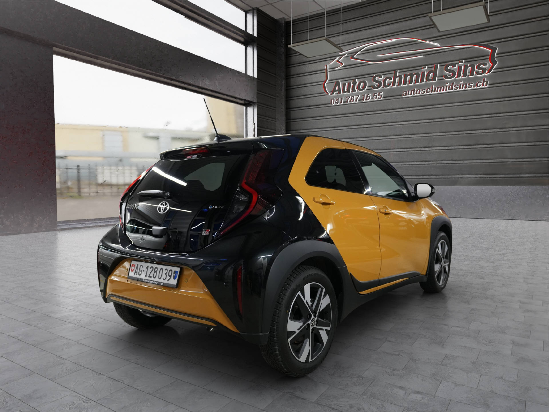 TOYOTA Aygo X 1.5 VVT-i HSD GR Sport-showroom-element-2