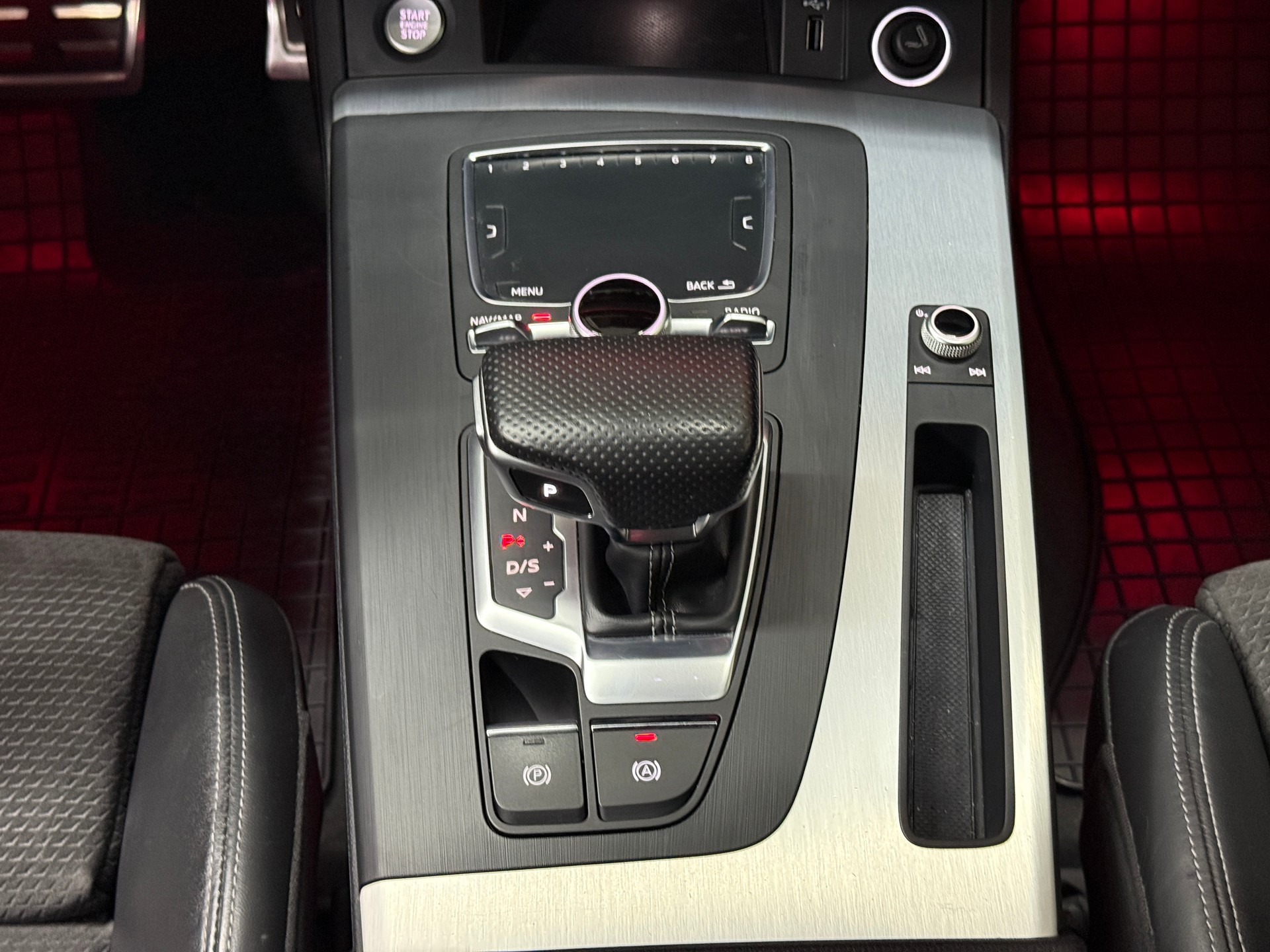 AUDI Q5 40 TDI sport quattro S-tronic-image-13
