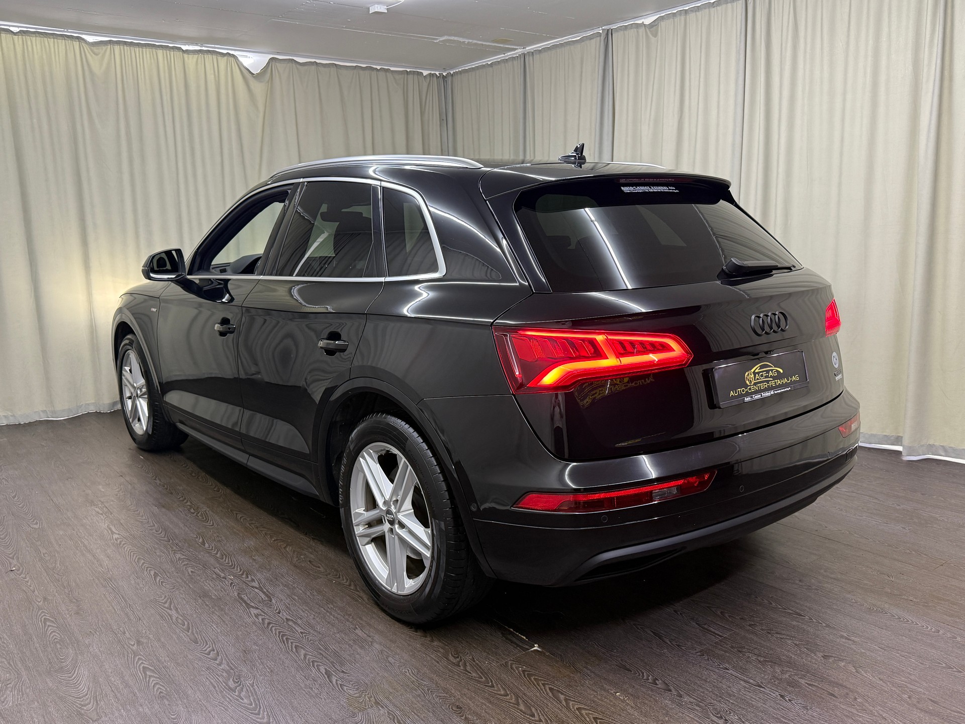 AUDI Q5 40 TDI sport quattro S-tronic-image-5