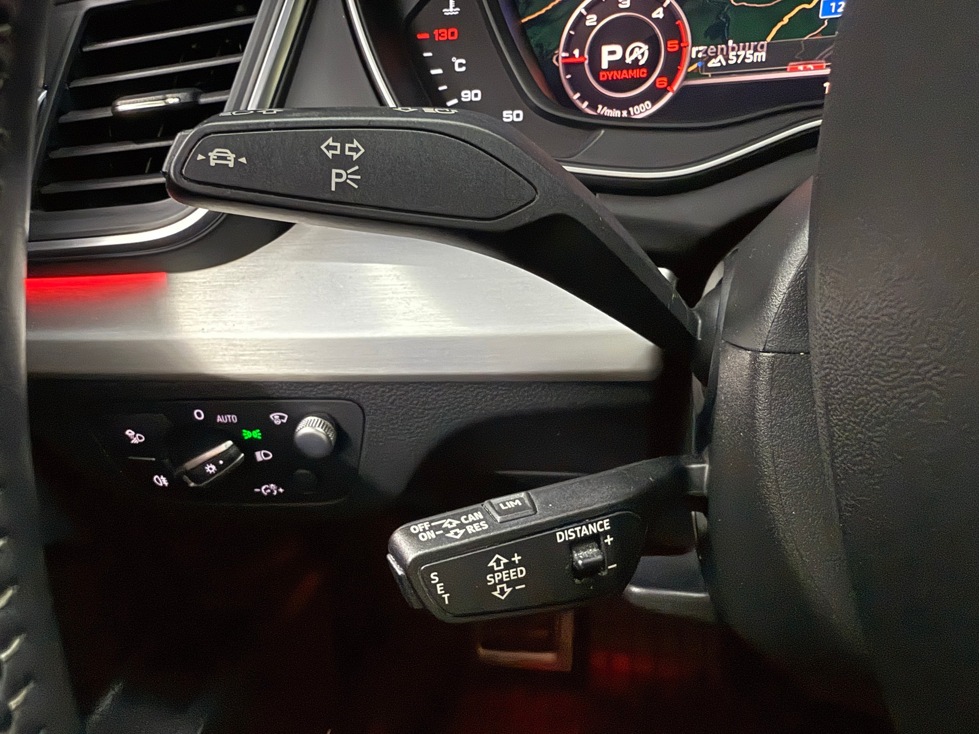 AUDI Q5 40 TDI sport quattro S-tronic-image-15