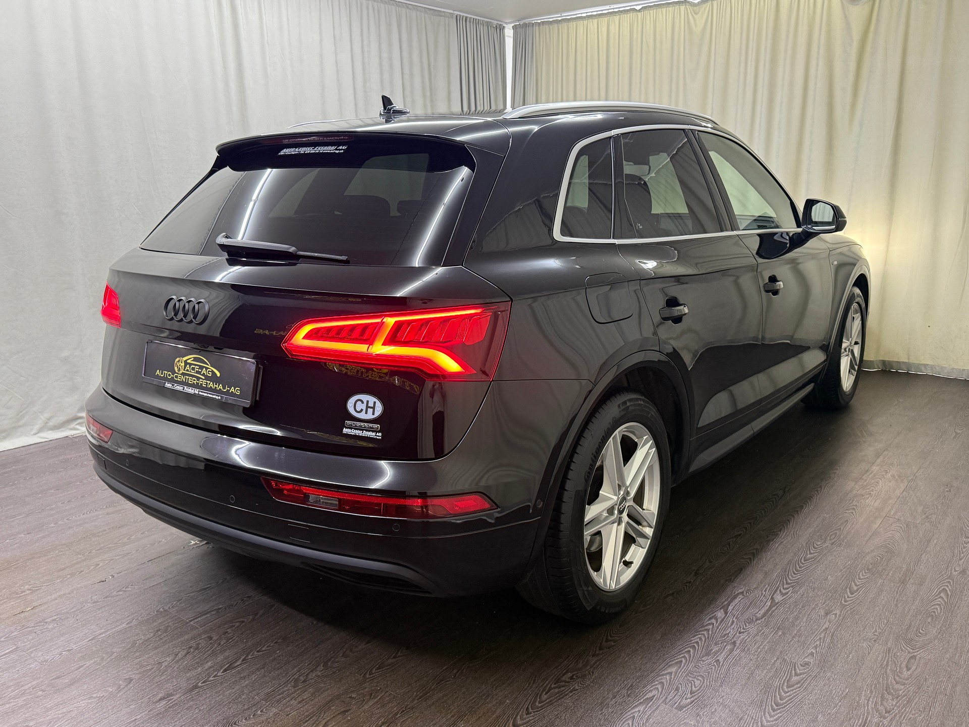 AUDI Q5 40 TDI sport quattro S-tronic-image-3