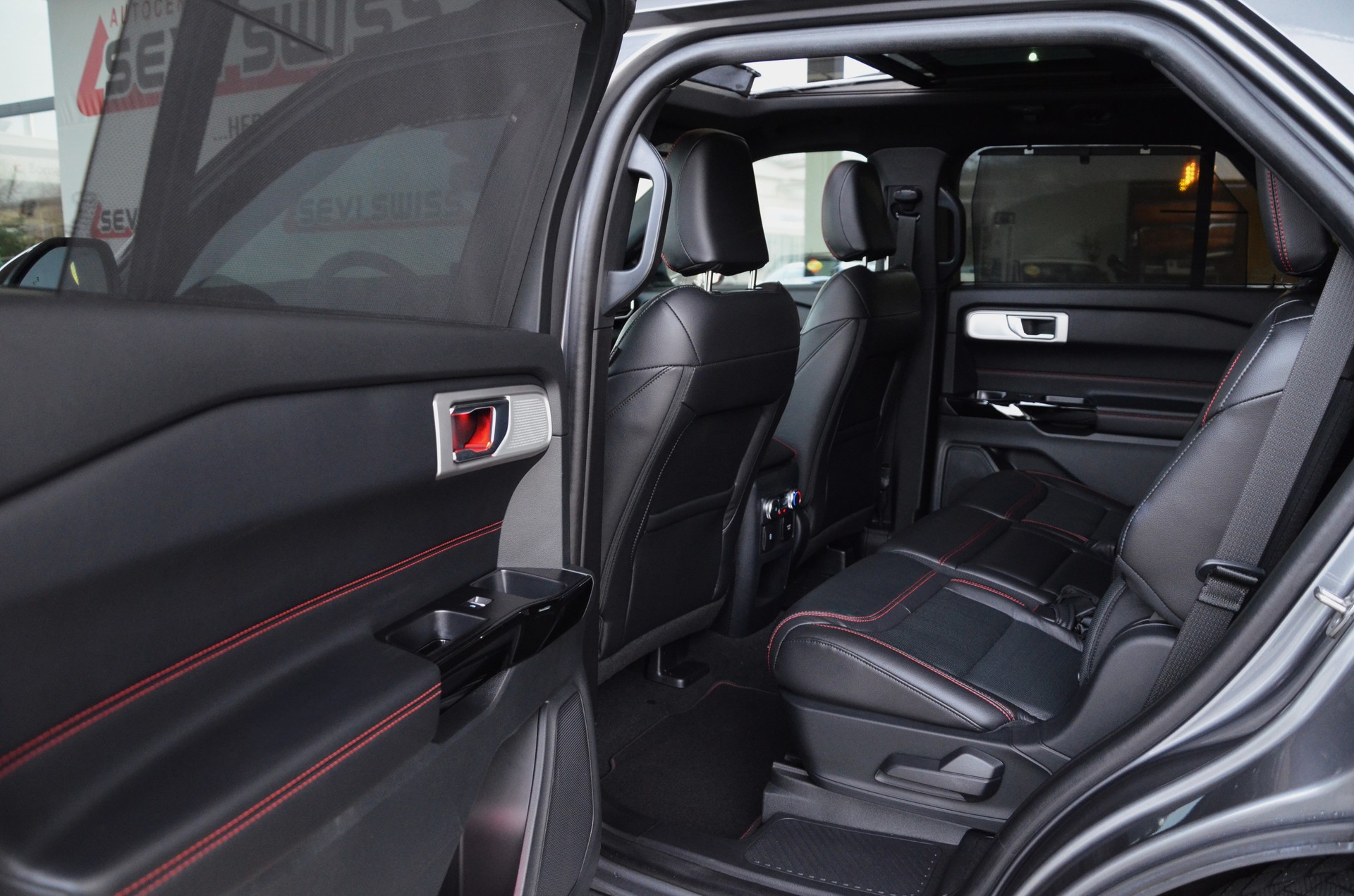 FORD Explorer 3.0 EcoB. Plug-in-Hybrid ST-Line 4WD Aut.*Frisch ab MFK,Werksgarantie bis 14.03.2027 oder 100'000km*-image-10