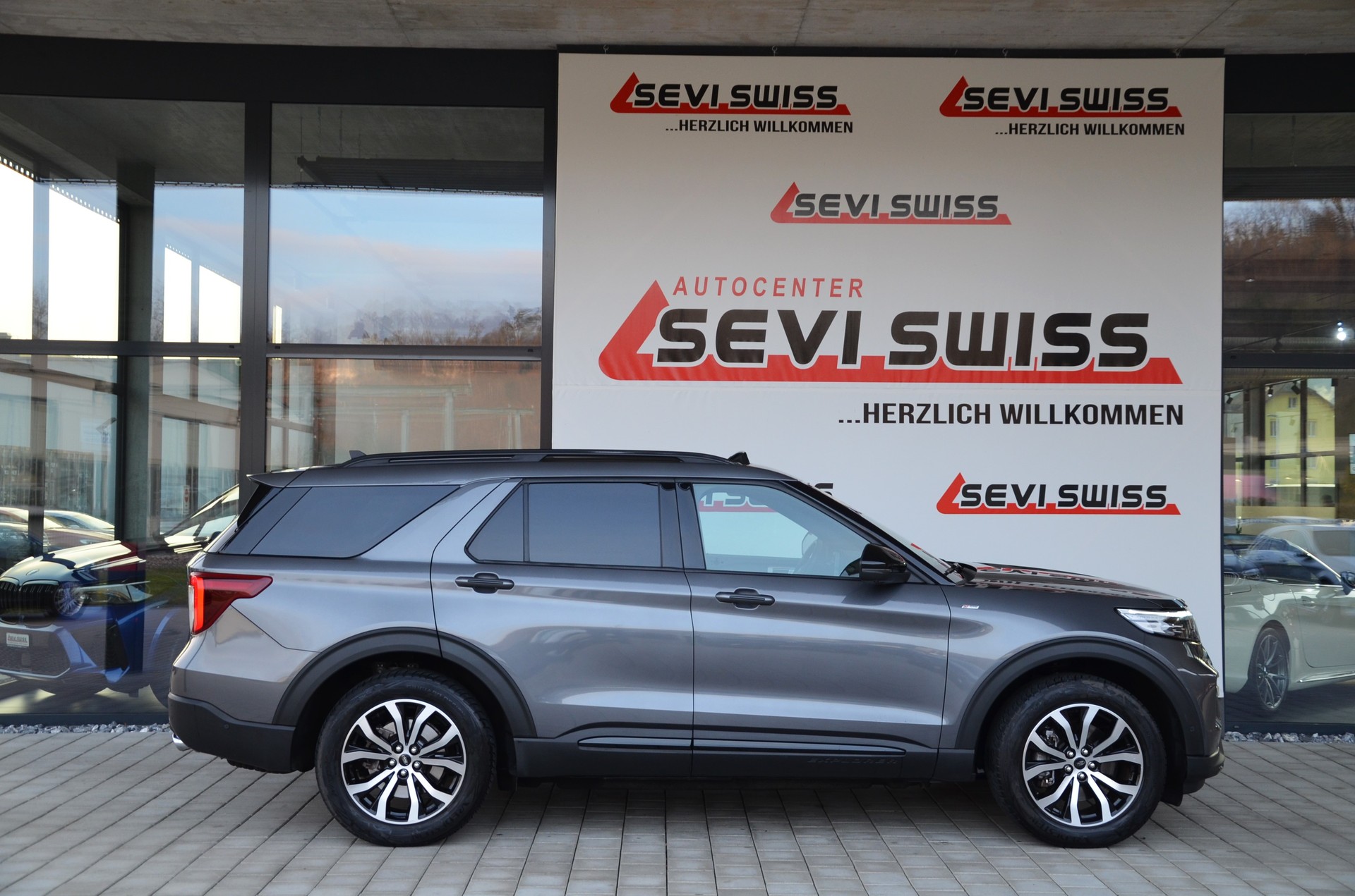 FORD Explorer 3.0 EcoB. Plug-in-Hybrid ST-Line 4WD Aut.*Frisch ab MFK,Werksgarantie bis 14.03.2027 oder 100'000km*-image-2