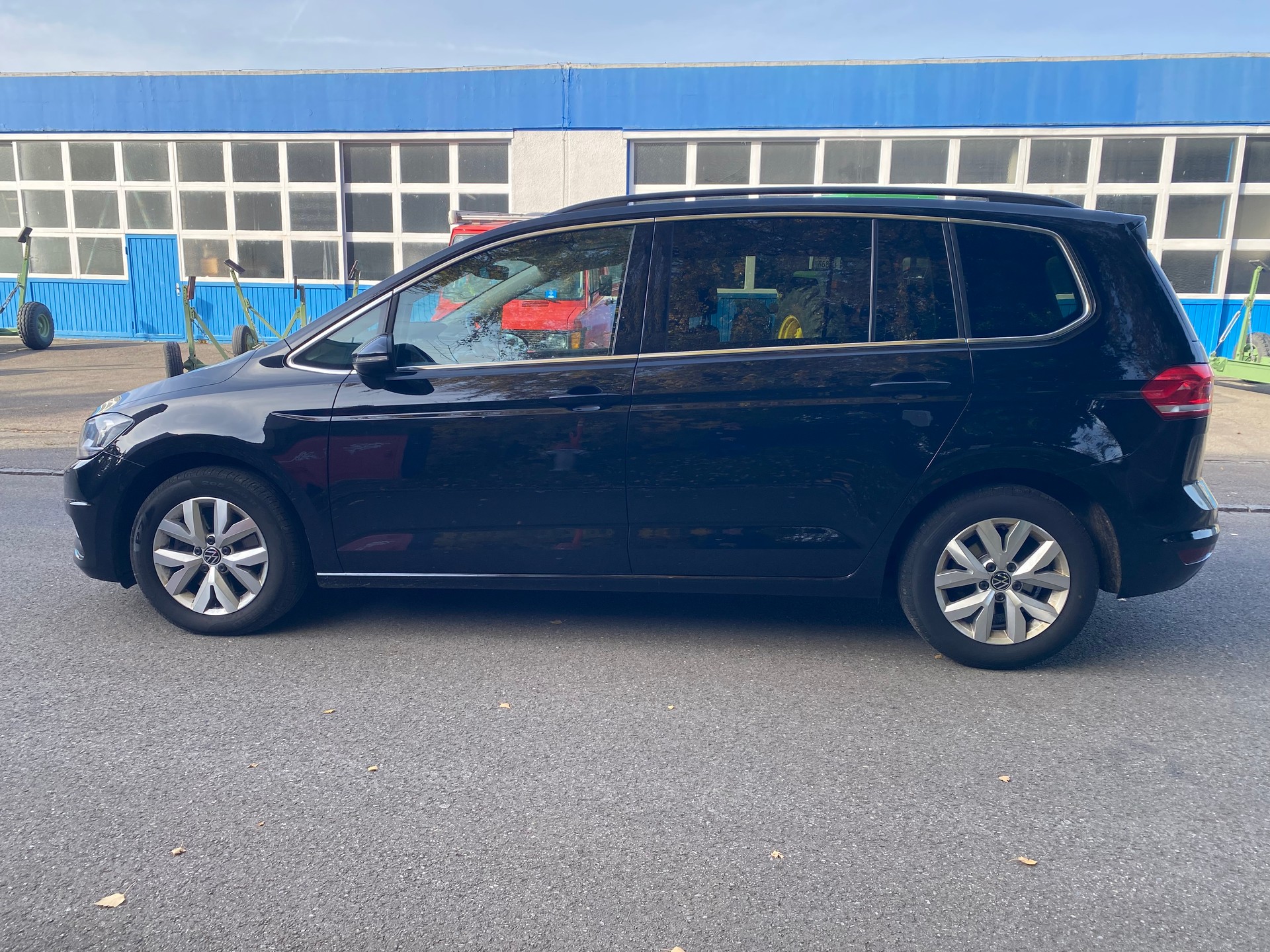 VW Touran 2.0 TDI BlueMotion Technology United DSG-image-6