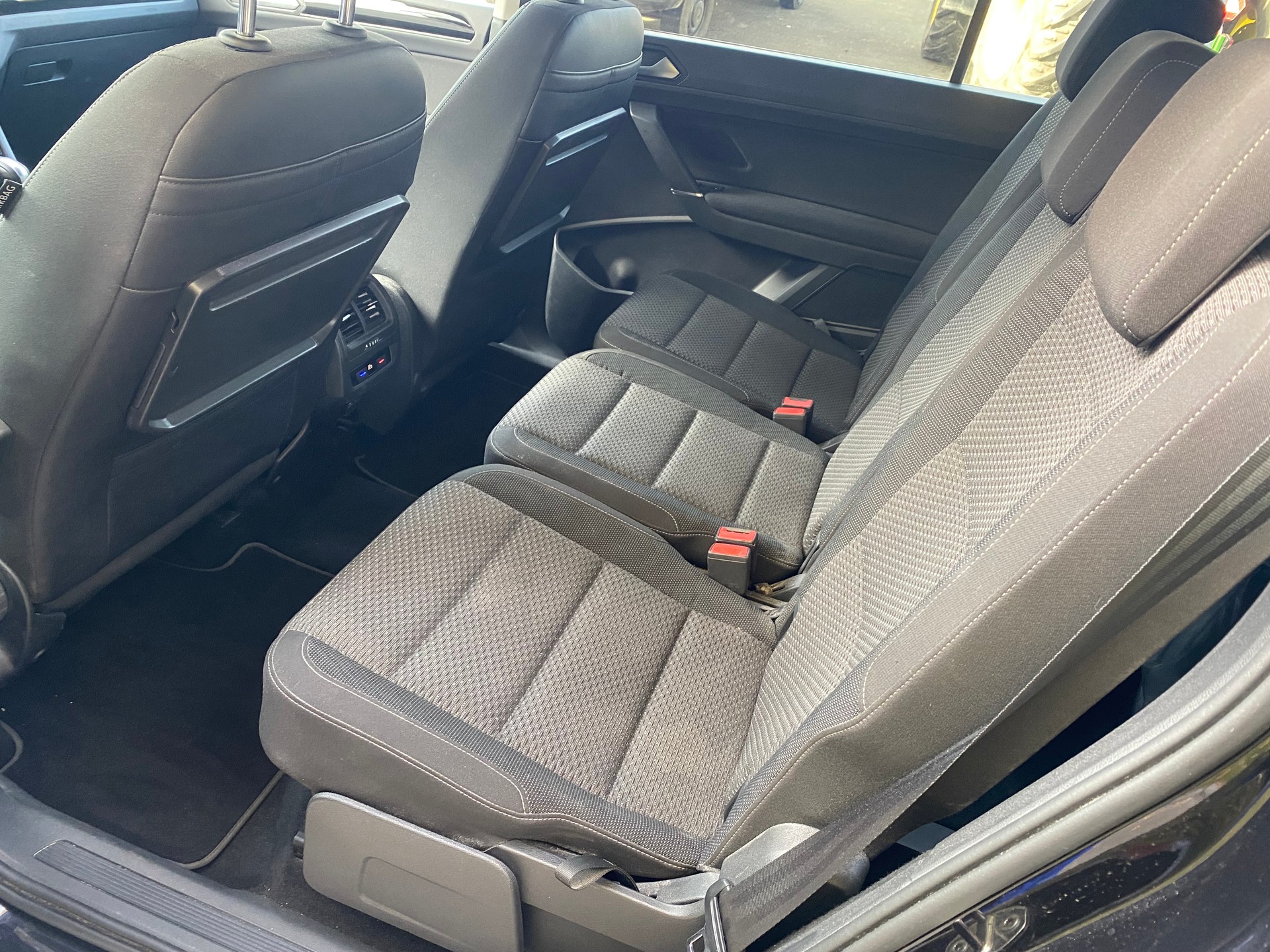 VW Touran 2.0 TDI BlueMotion Technology United DSG-image-8