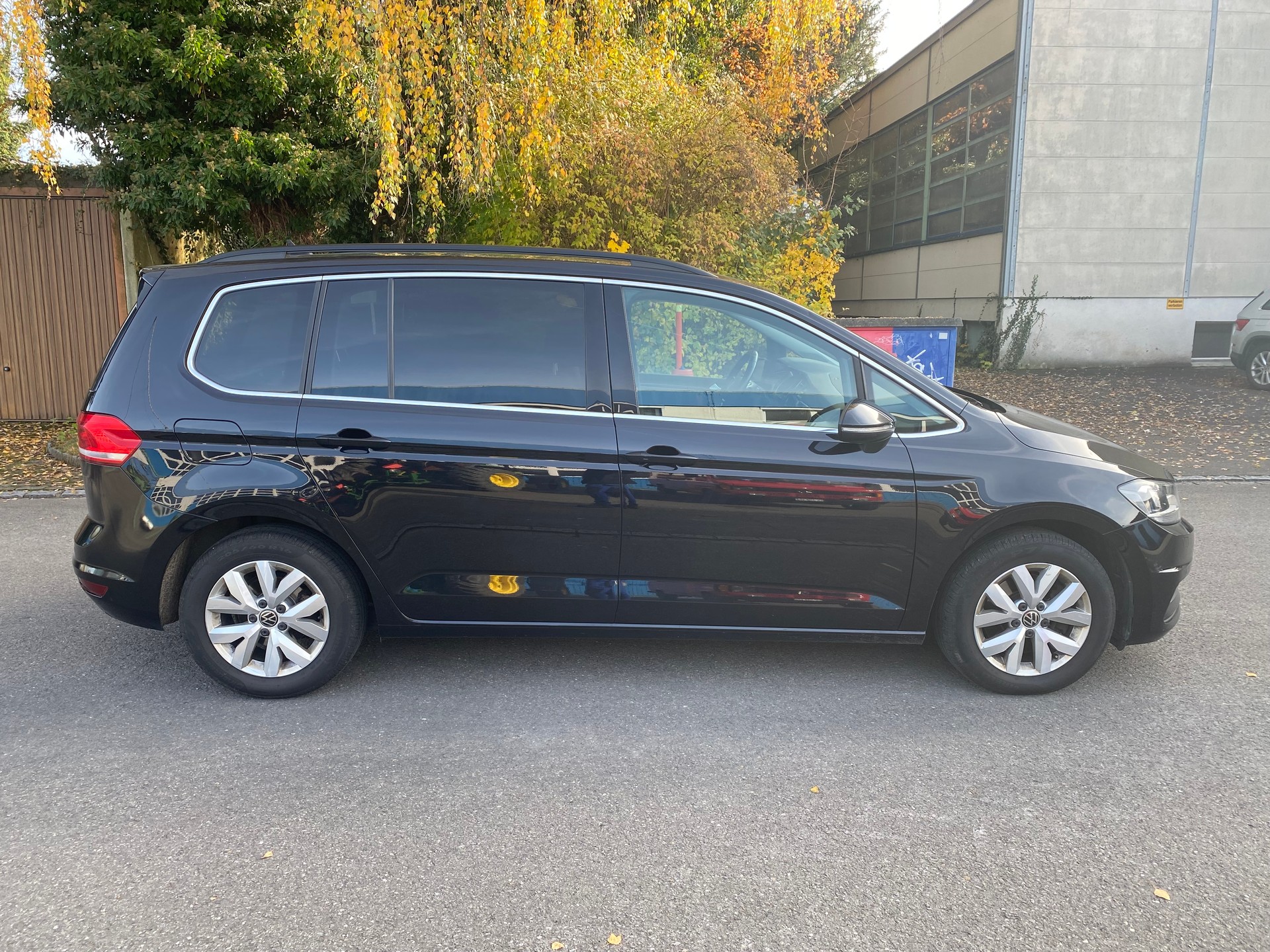 VW Touran 2.0 TDI BlueMotion Technology United DSG-image-4