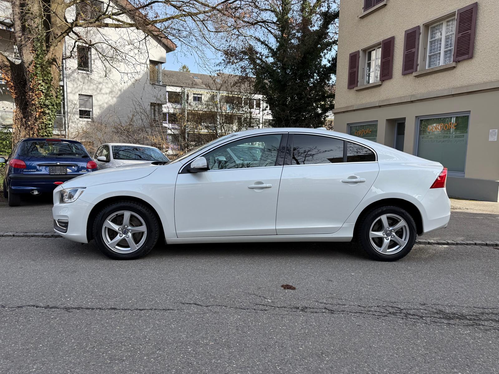 VOLVO S60 T6 Summum Geartronic-image-2