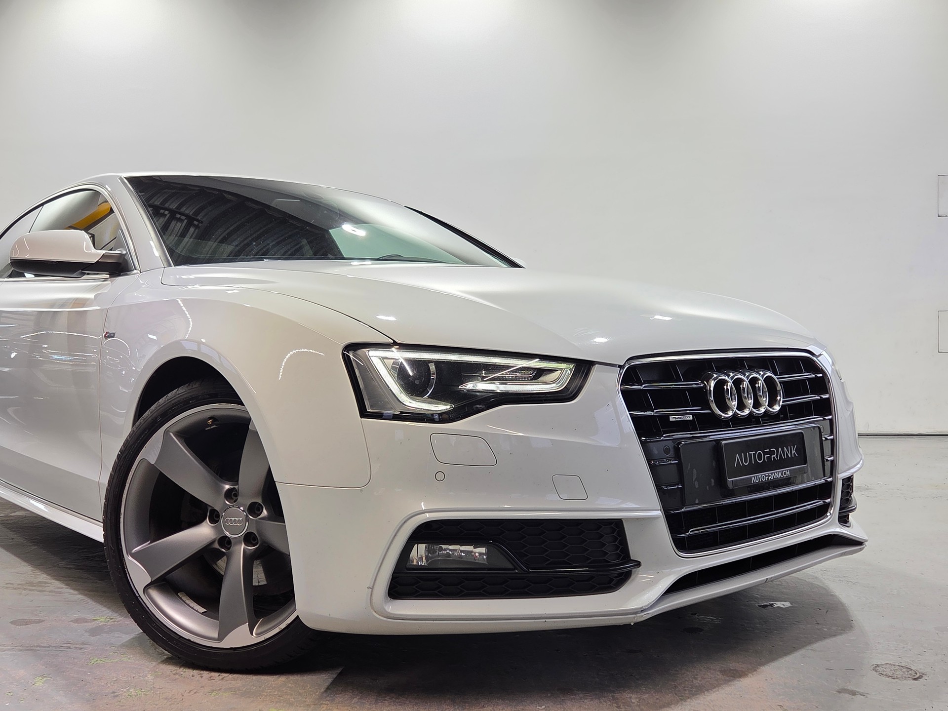 AUDI A5 Coupé 2.0 TDI 190 quattro S-Tronic-image-9
