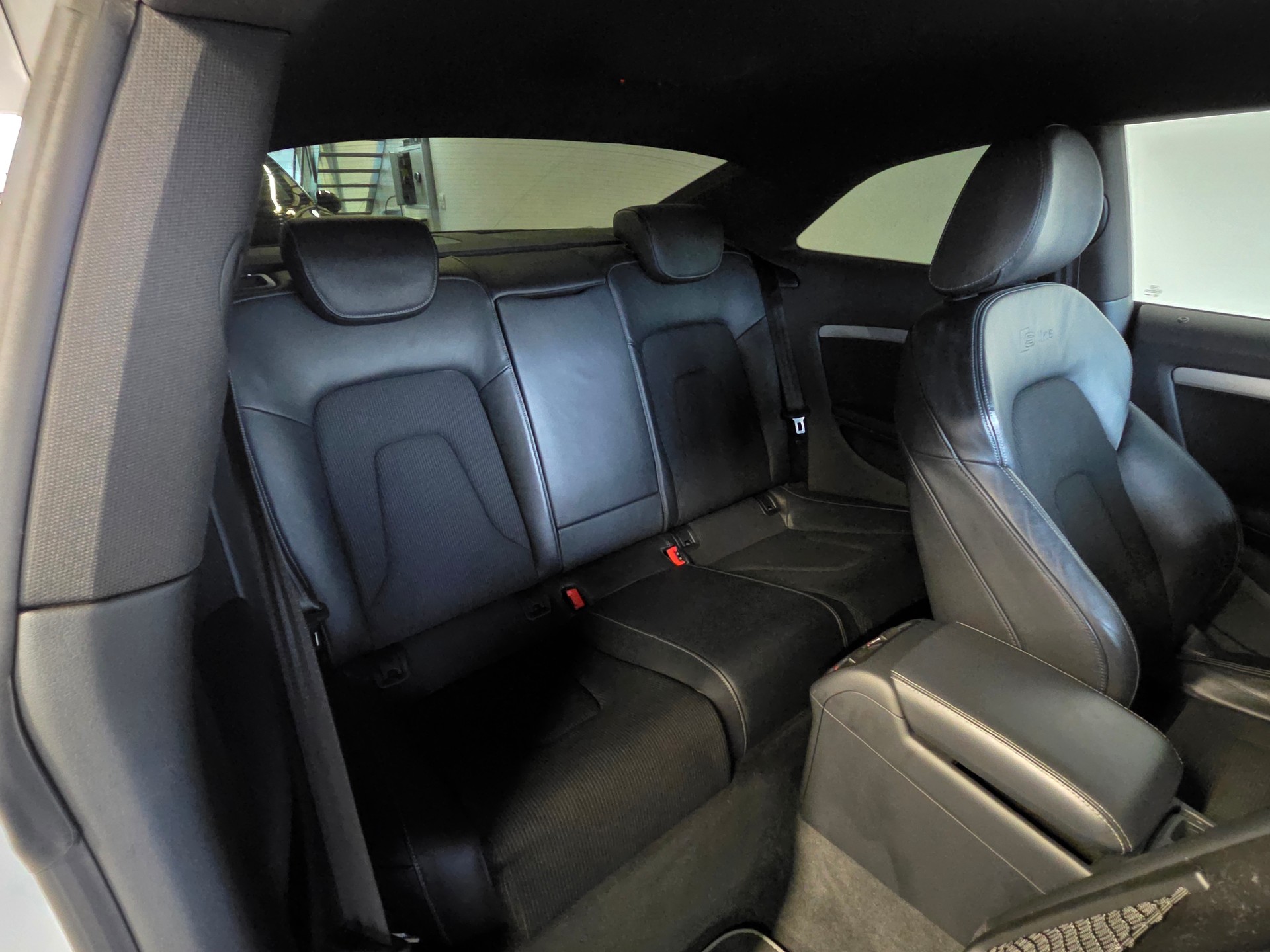 AUDI A5 Coupé 2.0 TDI 190 quattro S-Tronic-image-19