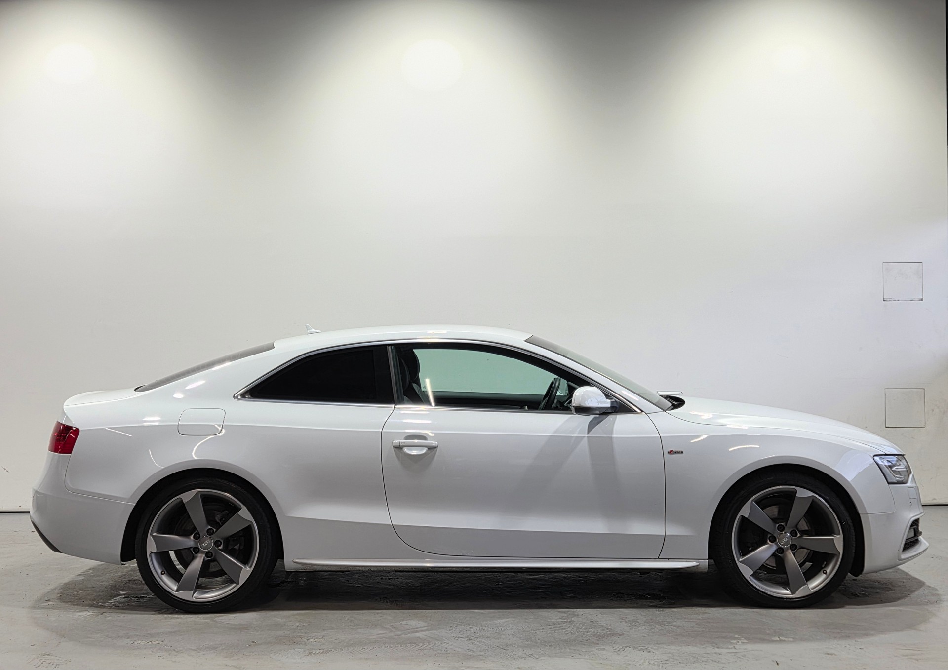 AUDI A5 Coupé 2.0 TDI 190 quattro S-Tronic-showroom-element-1