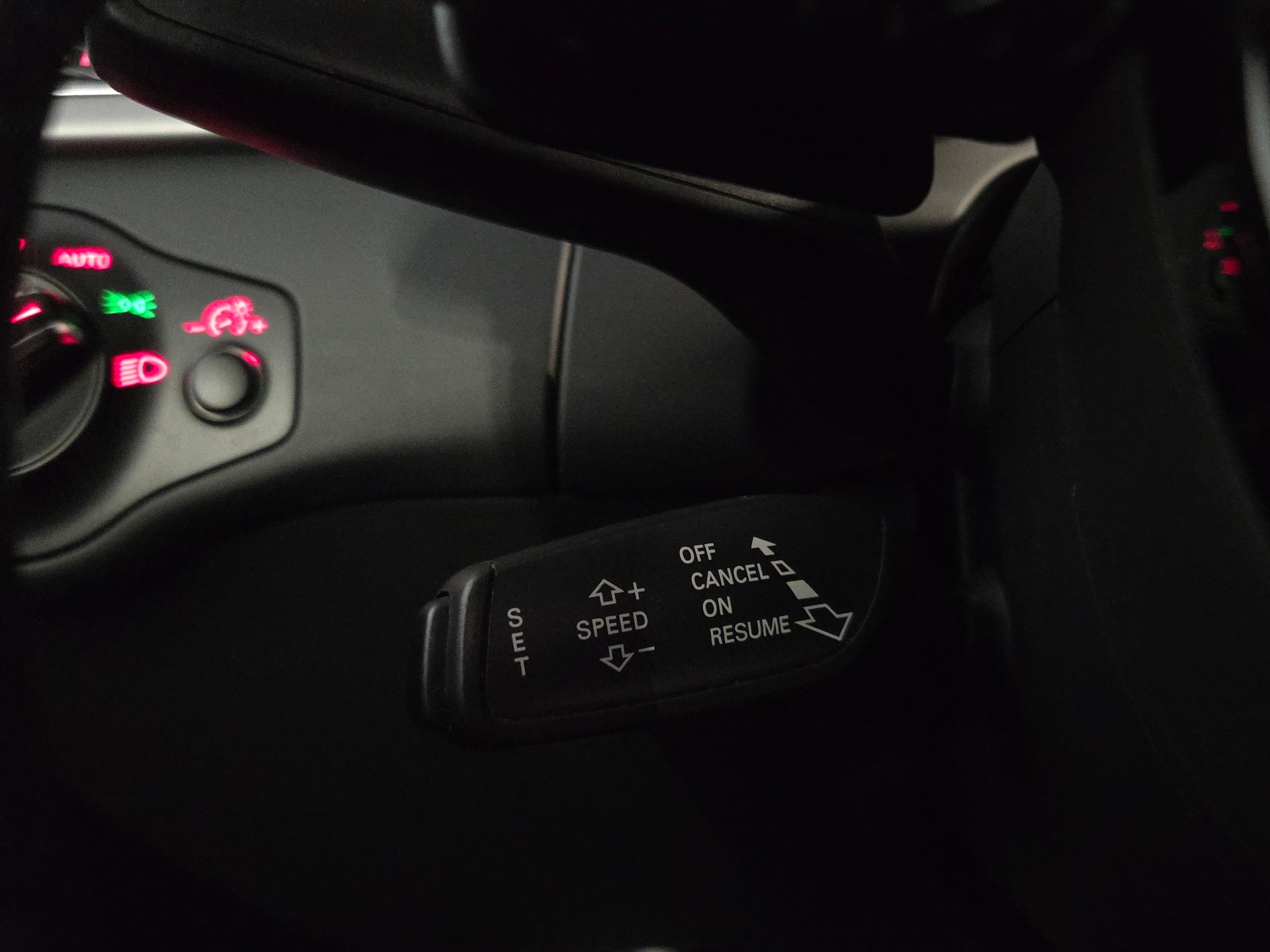 AUDI A5 Coupé 2.0 TDI 190 quattro S-Tronic-image-6