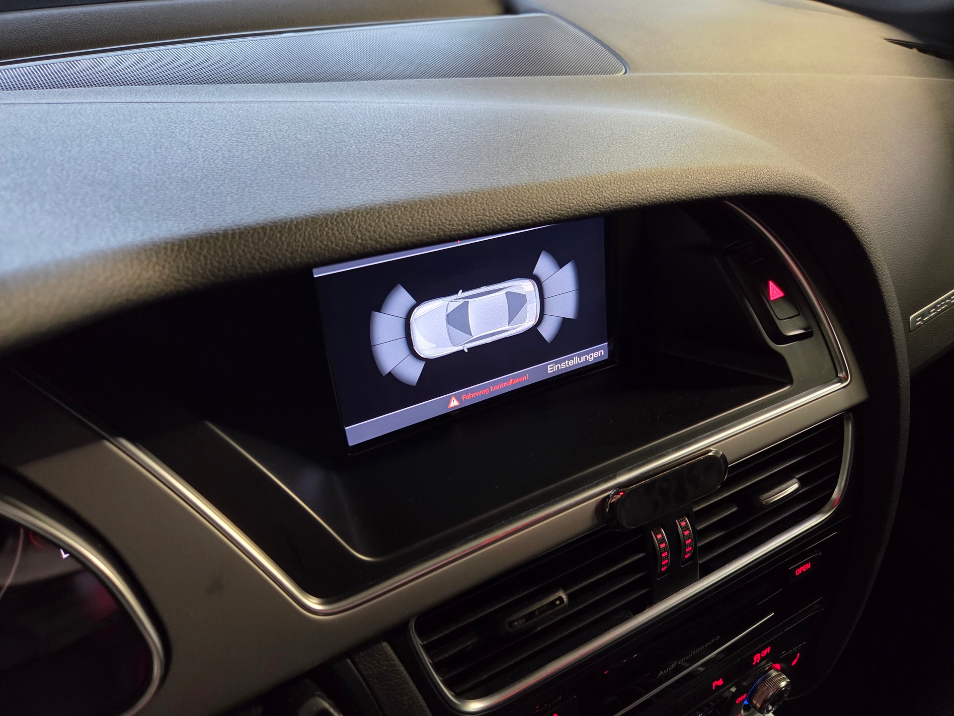 AUDI A5 Coupé 2.0 TDI 190 quattro S-Tronic-image-4
