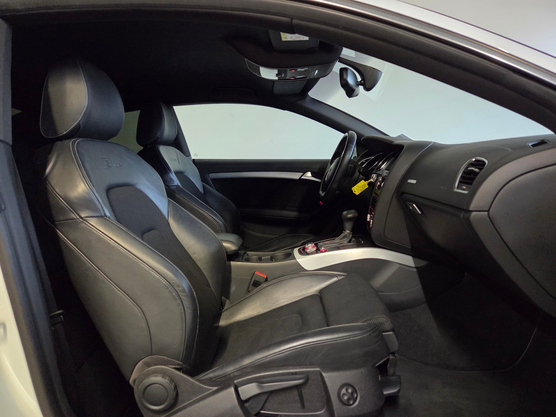 AUDI A5 Coupé 2.0 TDI 190 quattro S-Tronic-image-16