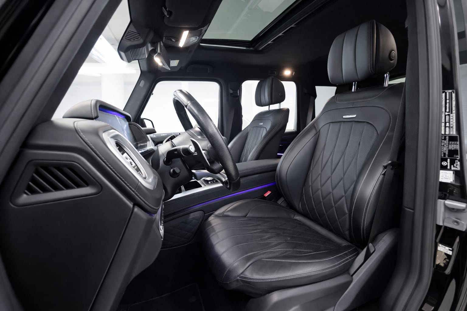 MERCEDES-BENZ G 63 AMG *CH-Fahrzeug* *Top Ausstattung*-image-12
