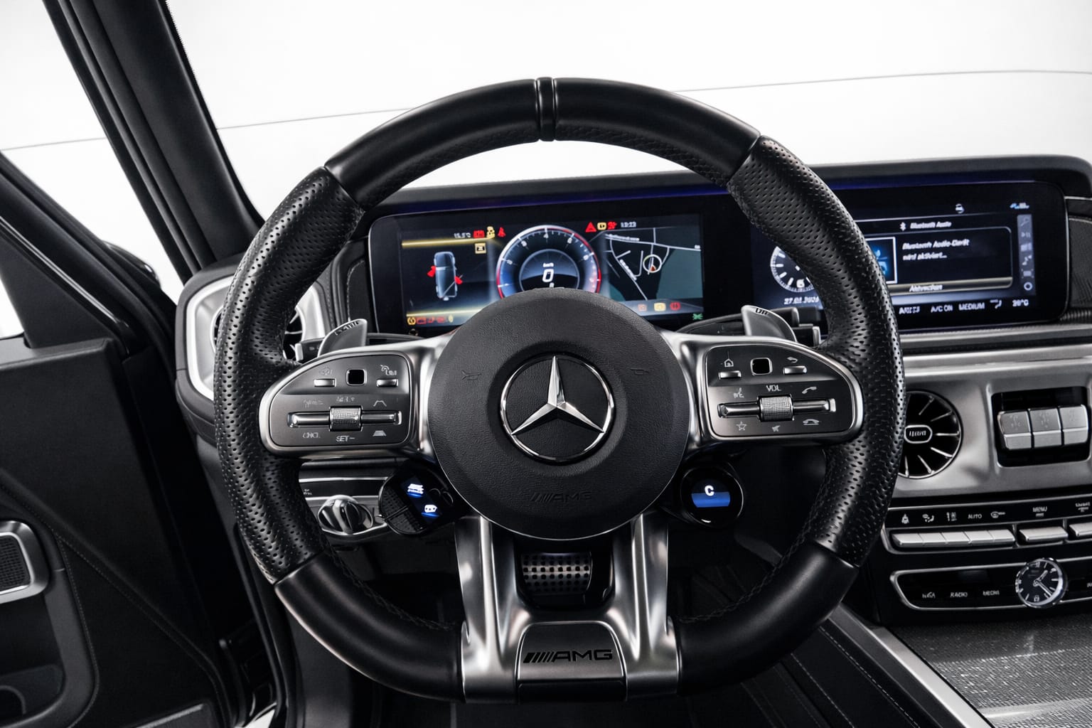 MERCEDES-BENZ G 63 AMG *CH-Fahrzeug* *Top Ausstattung*-image-10
