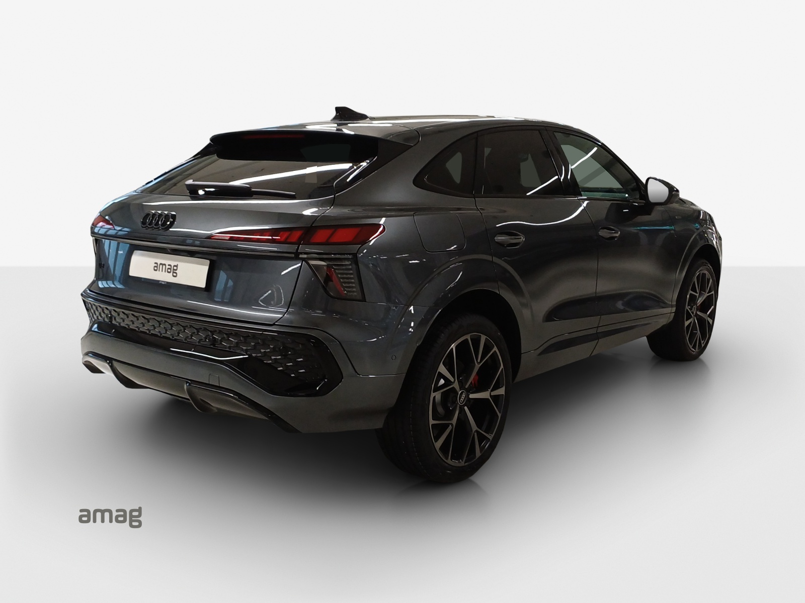 AUDI Q3 Sportback e-hybrid 200 kW S tronig-image-4