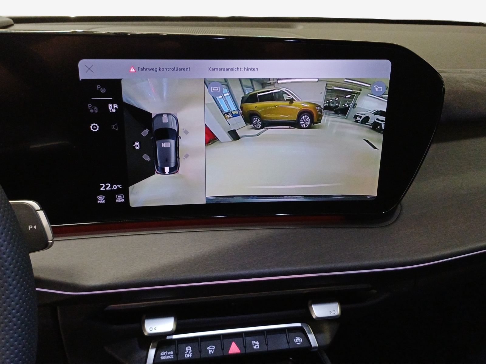 AUDI Q3 Sportback e-hybrid 200 kW S tronig-image-14