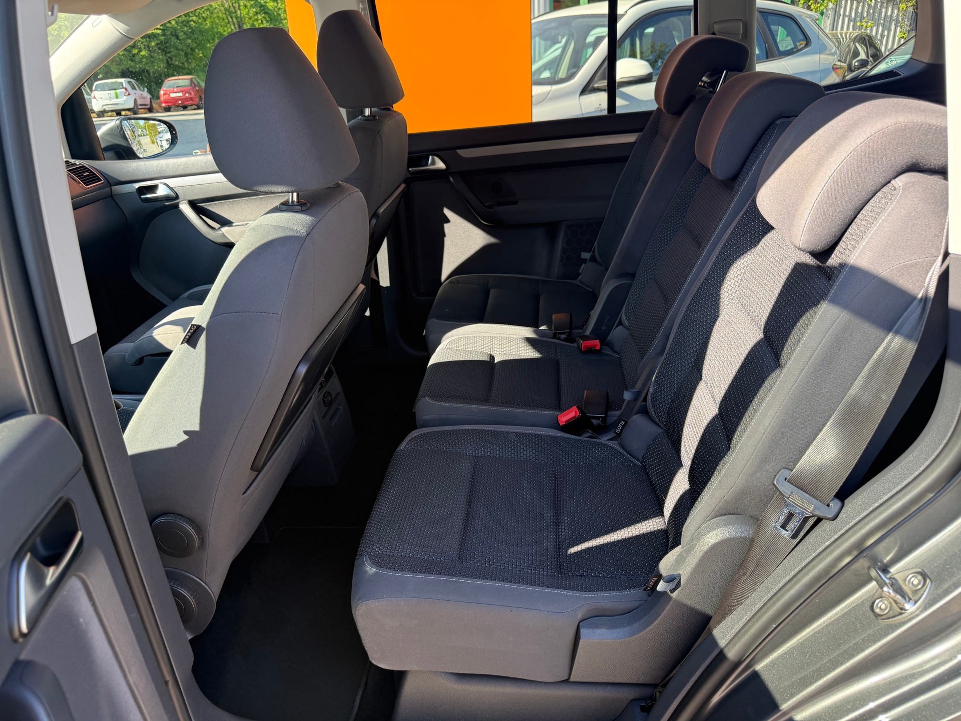 VW Touran 2.0 TDI Comfortline DSG-image-7