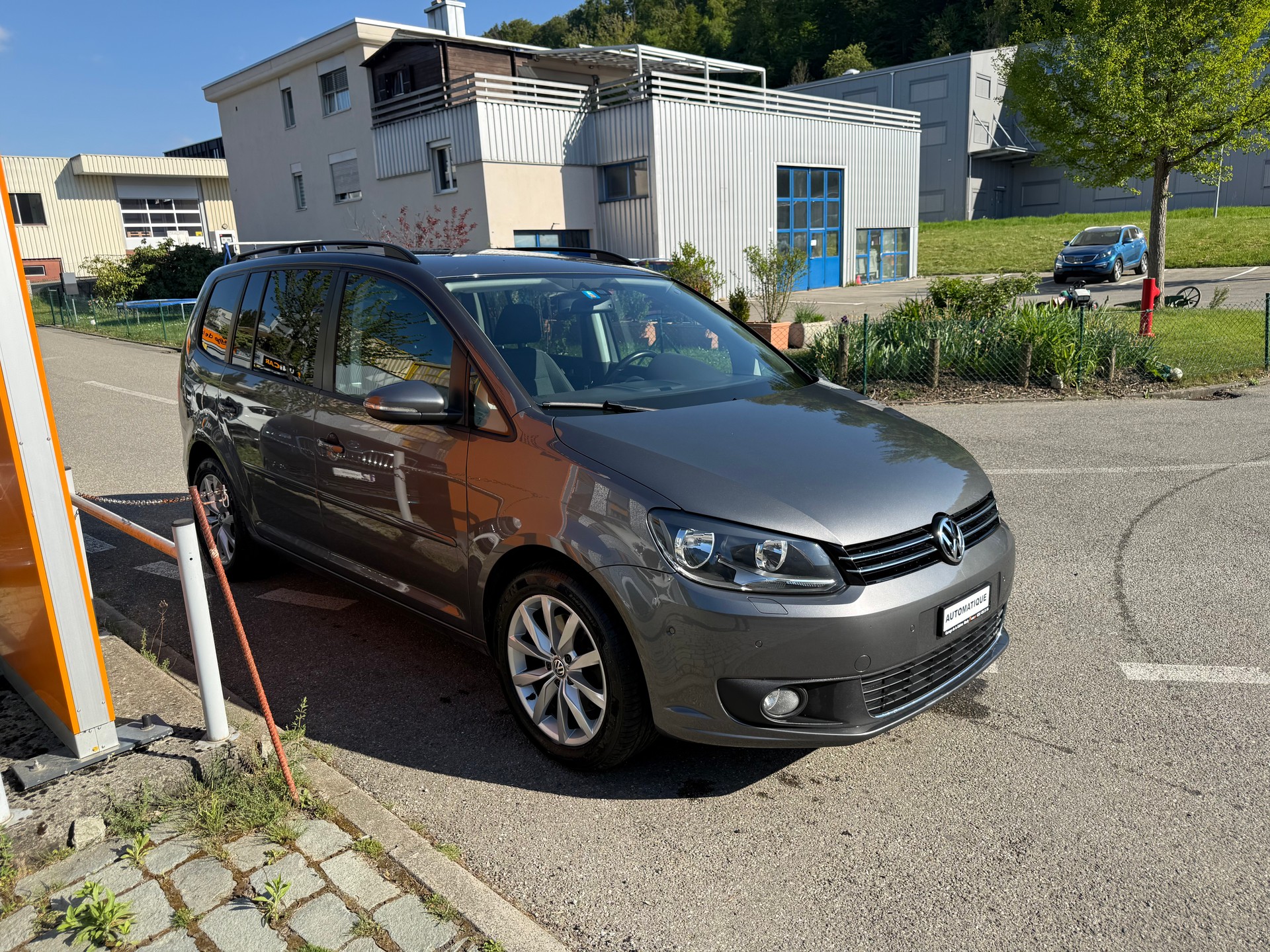 VW Touran 2.0 TDI Comfortline DSG-image-1