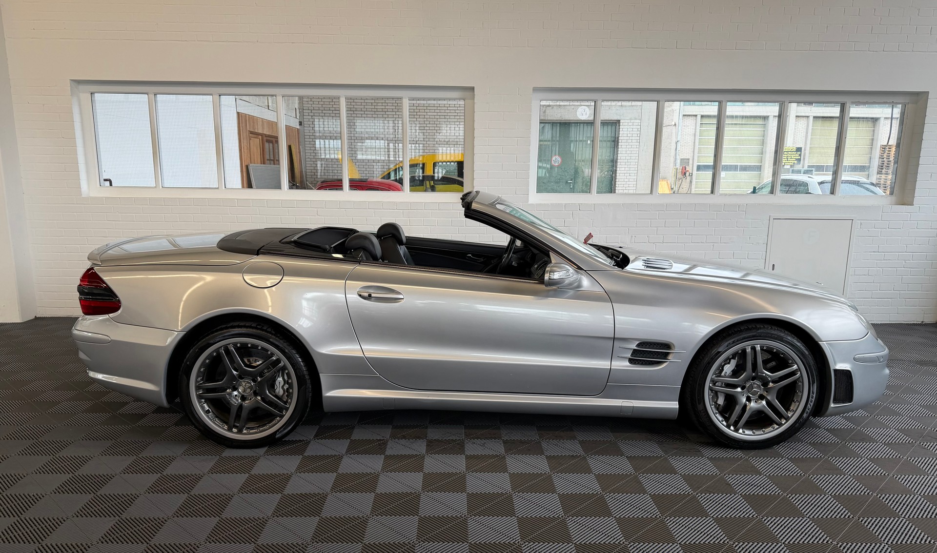 MERCEDES-BENZ SL 65 AMG V12 612 PS Automatic-showroom-element-1