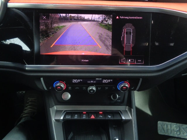 AUDI Q3 45 TFSI S line quattro S-tronic-image-7