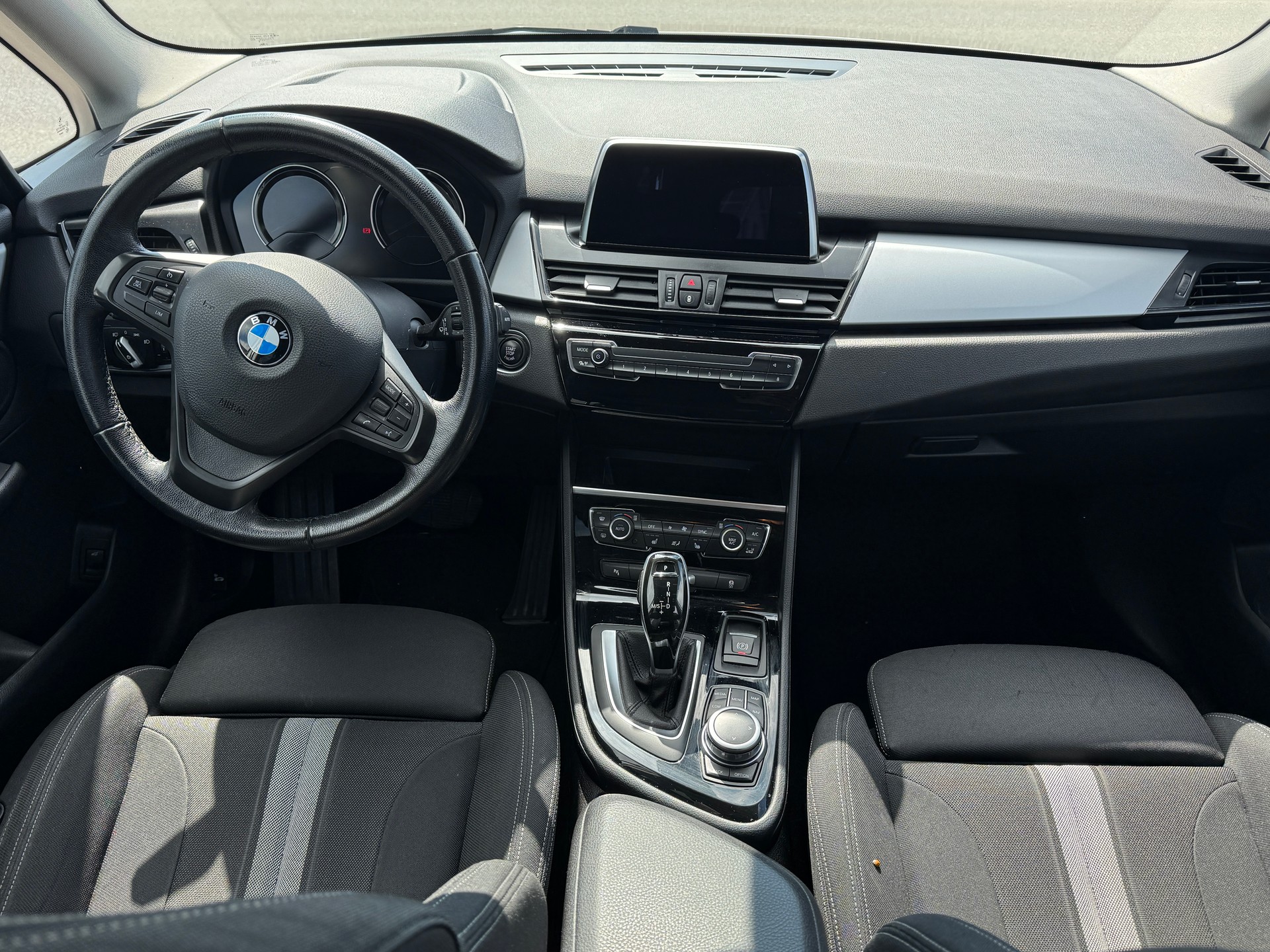 BMW 216d Gran Tourer-image-7