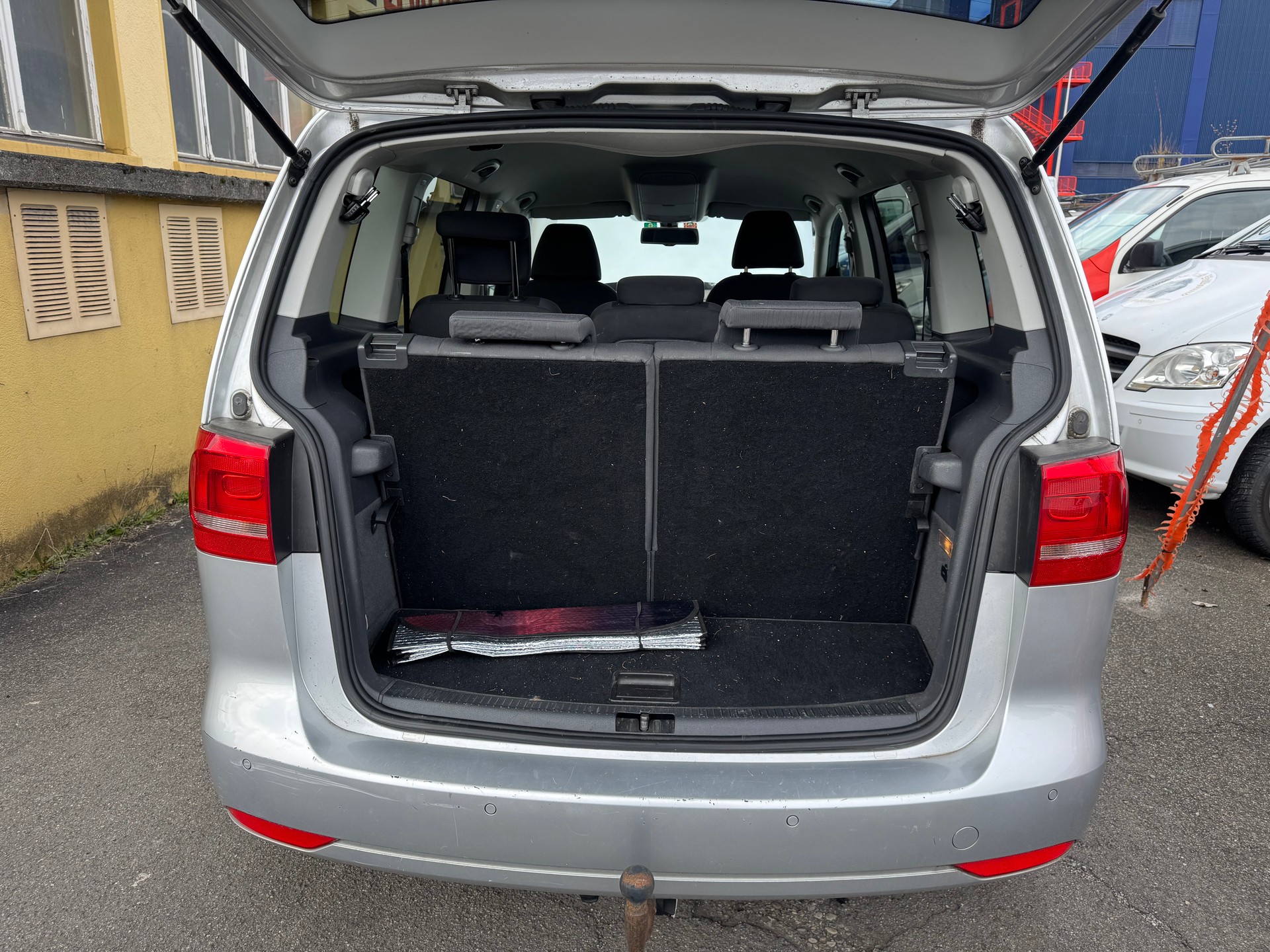VW TOURAN-image-5