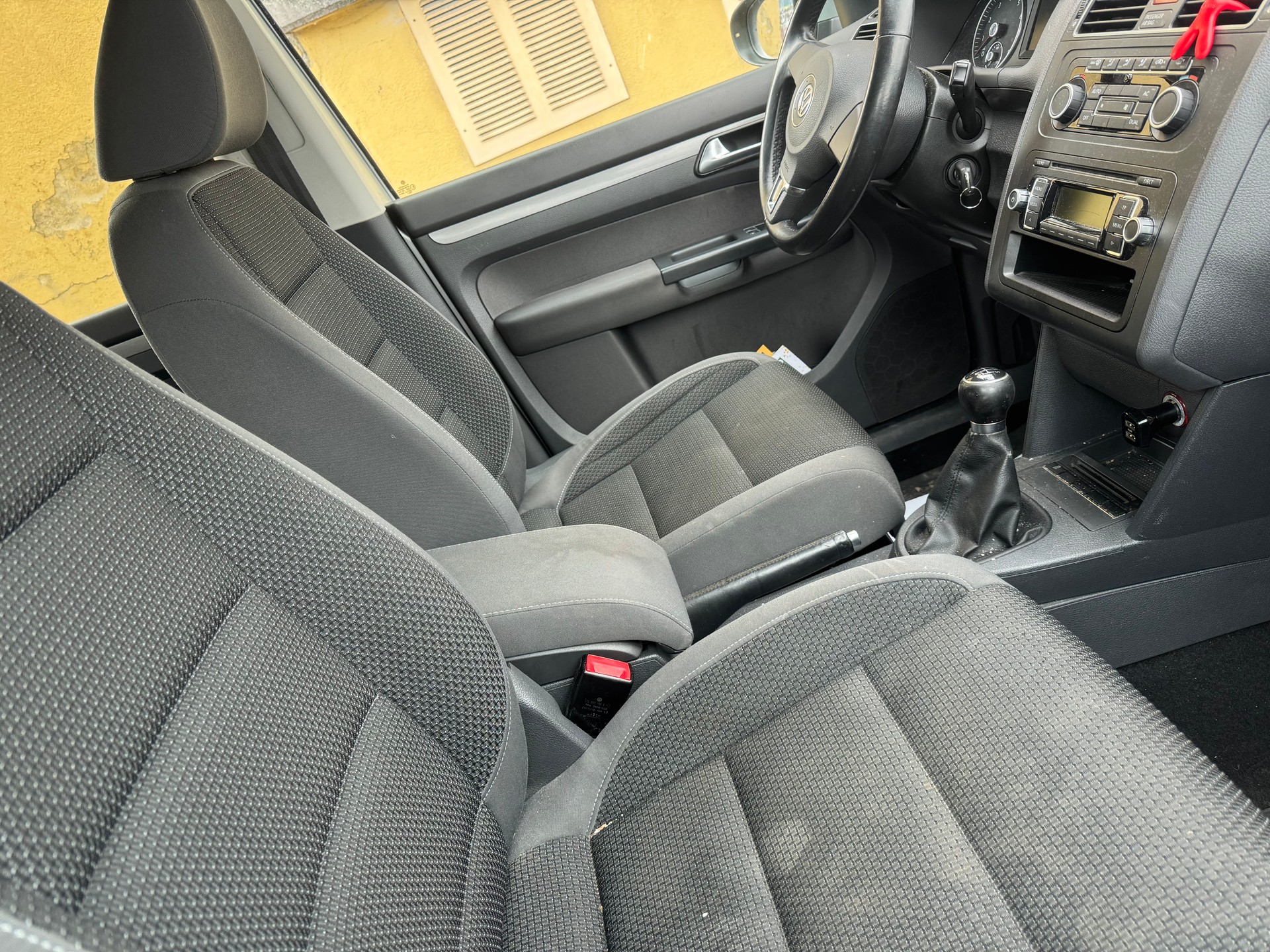 VW TOURAN-image-6