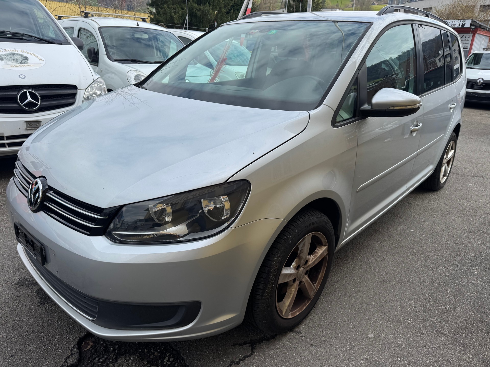 VW TOURAN-image-1