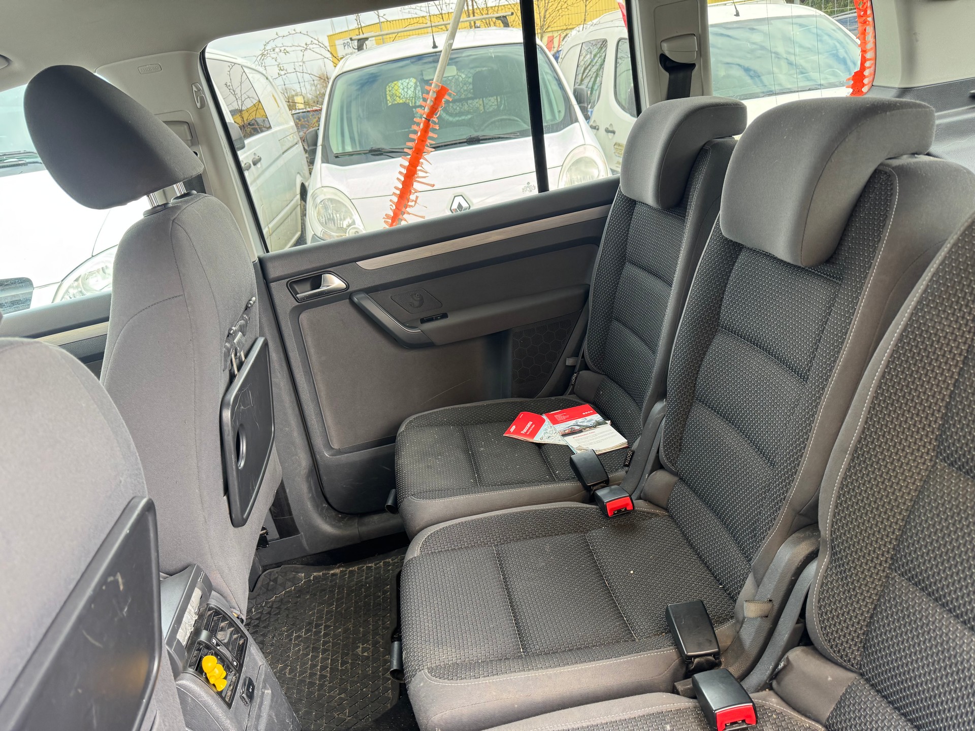 VW TOURAN-image-9