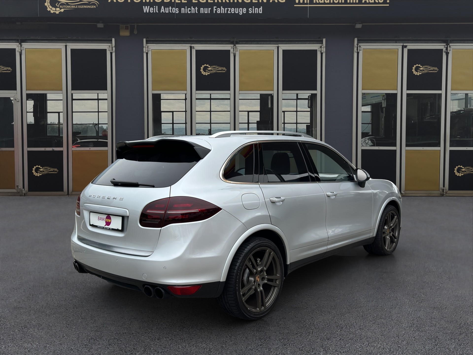 PORSCHE Cayenne S-image-4