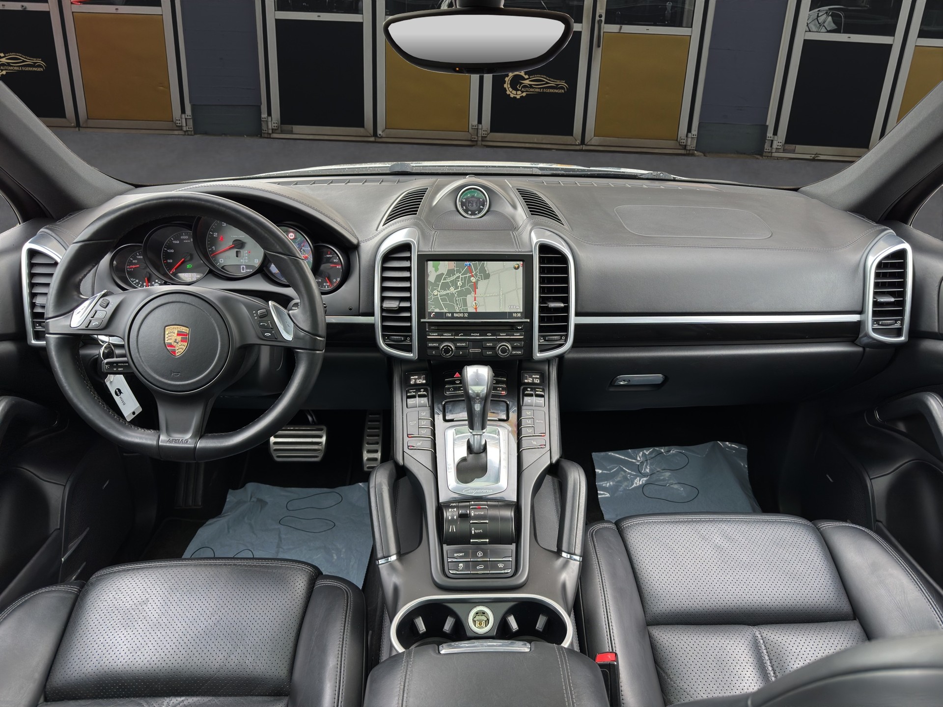 PORSCHE Cayenne S-image-10