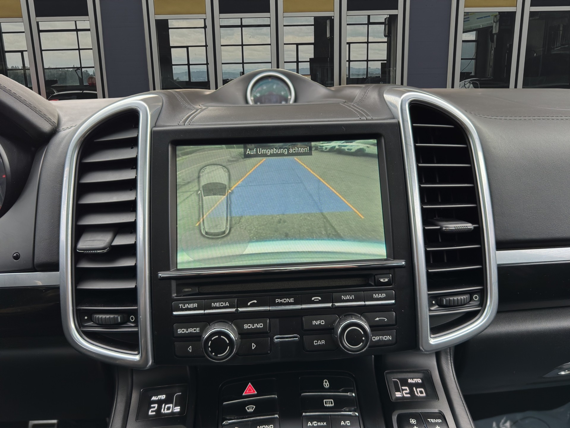 PORSCHE Cayenne S-image-16