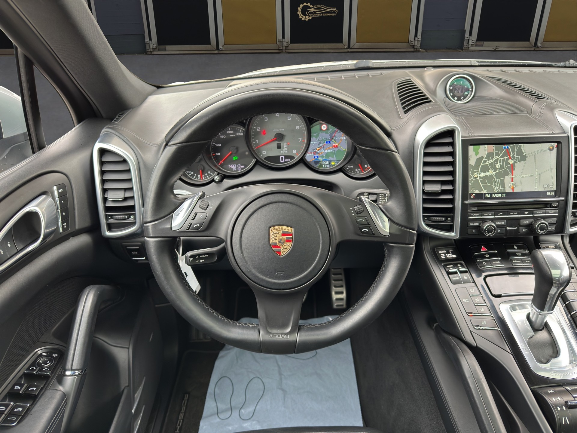 PORSCHE Cayenne S-image-11